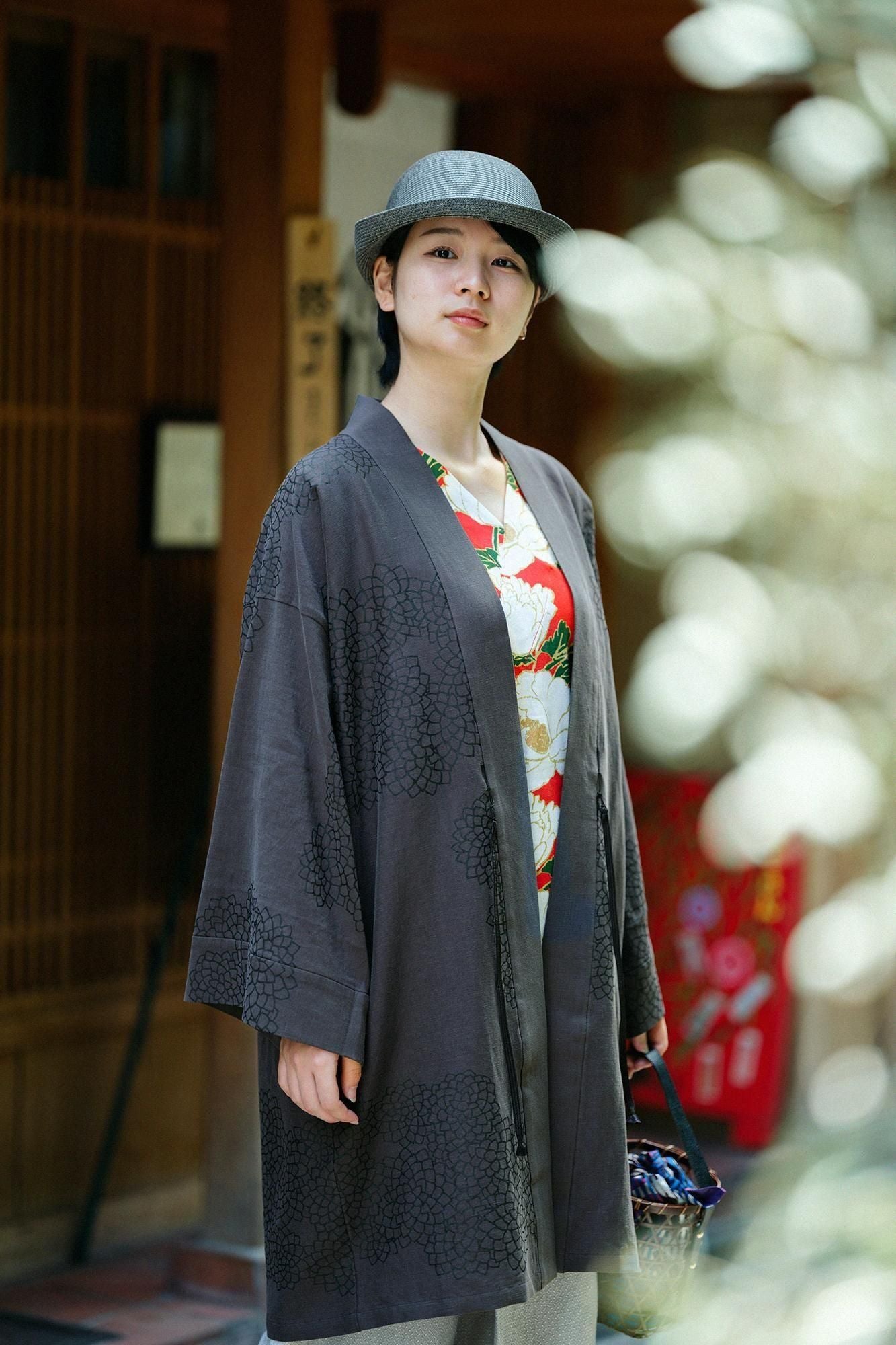 Cotton Linen-Rayon Blend Hanten Long-sleeved Jacket Mid-length Single Layer / Chrysanthemum in Clouds Ink Black