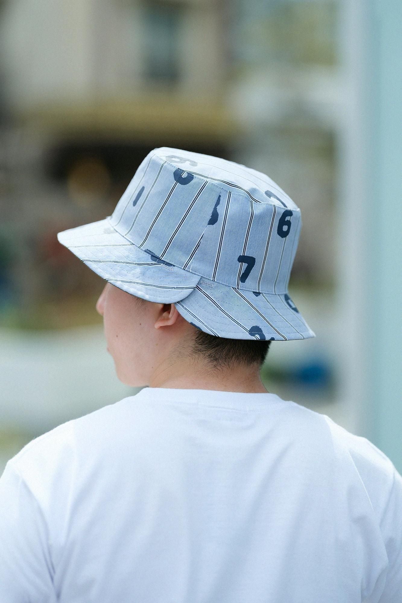 缎纹条纹可逆自行车帽/so-su-u灰蓝色(haiao)