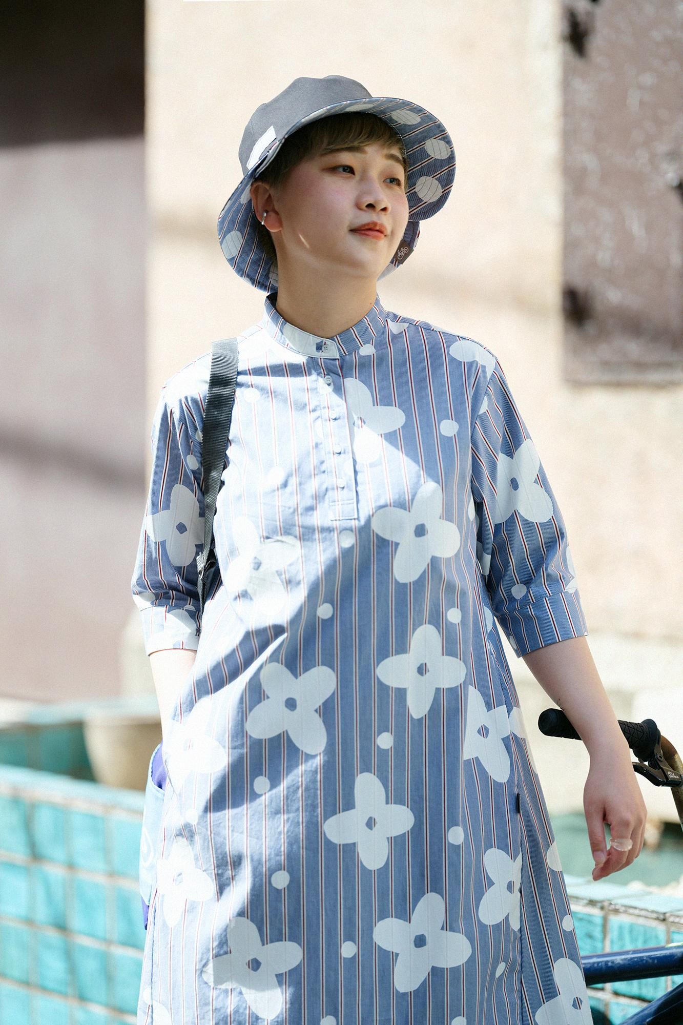 새틴 줄무늬 BIKE원피스/산꽃바람 네이비 블루