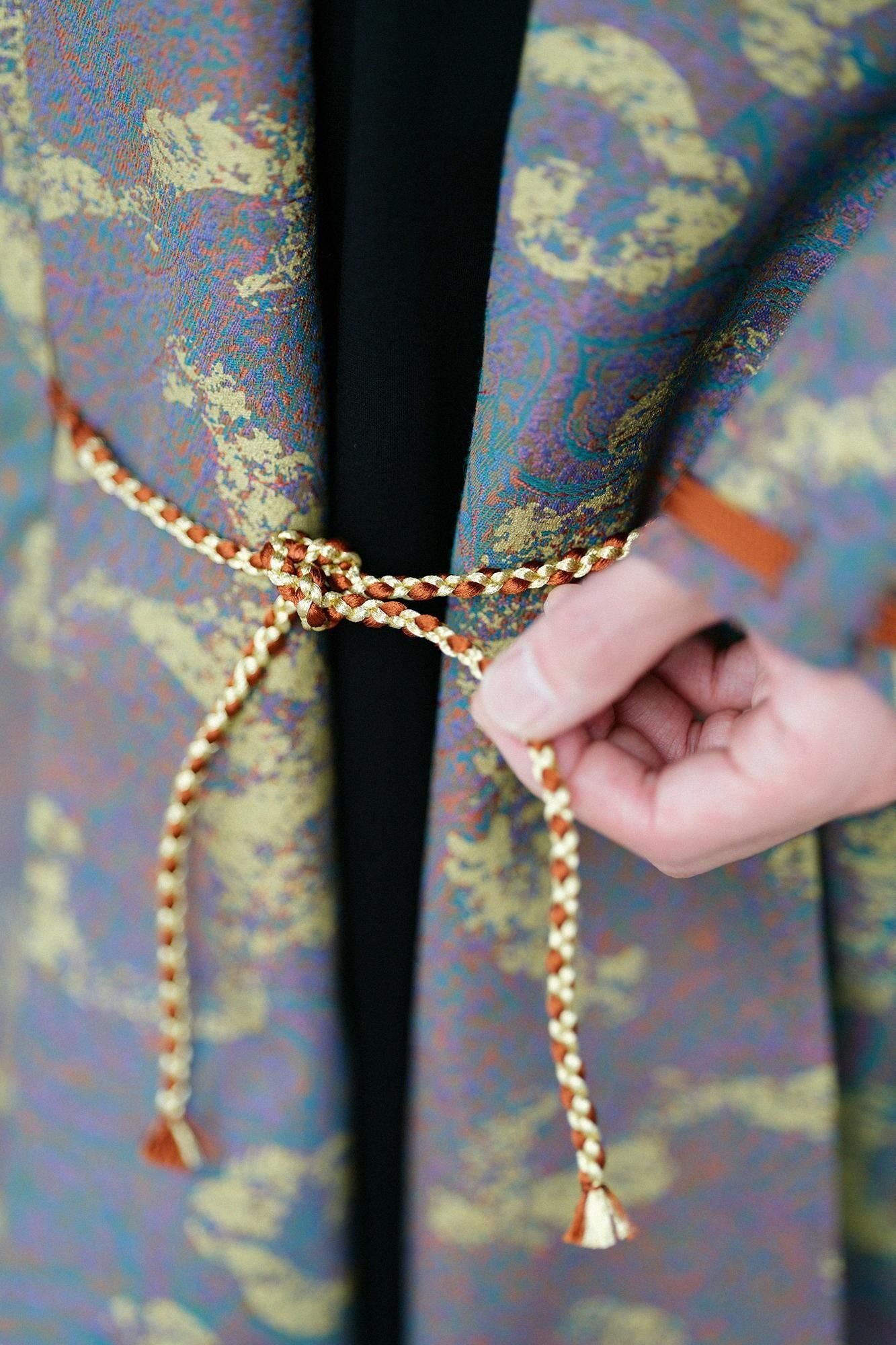 Jacquard Rectangular Sleeve Coat Short Single Layer / Raging Billows Era Iridescent Color