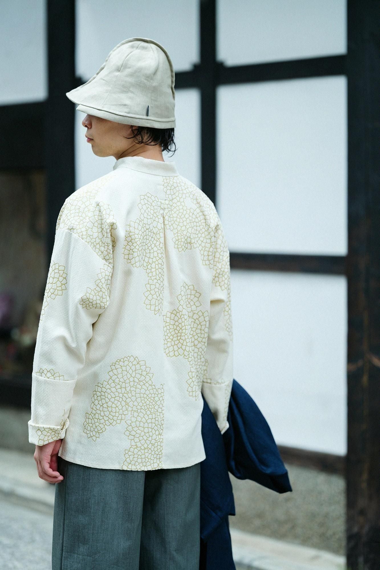 棉麻紡 舶來織 立領 筒形袖襯衫(tsutosode shinii)/雲間菊 鳥白色