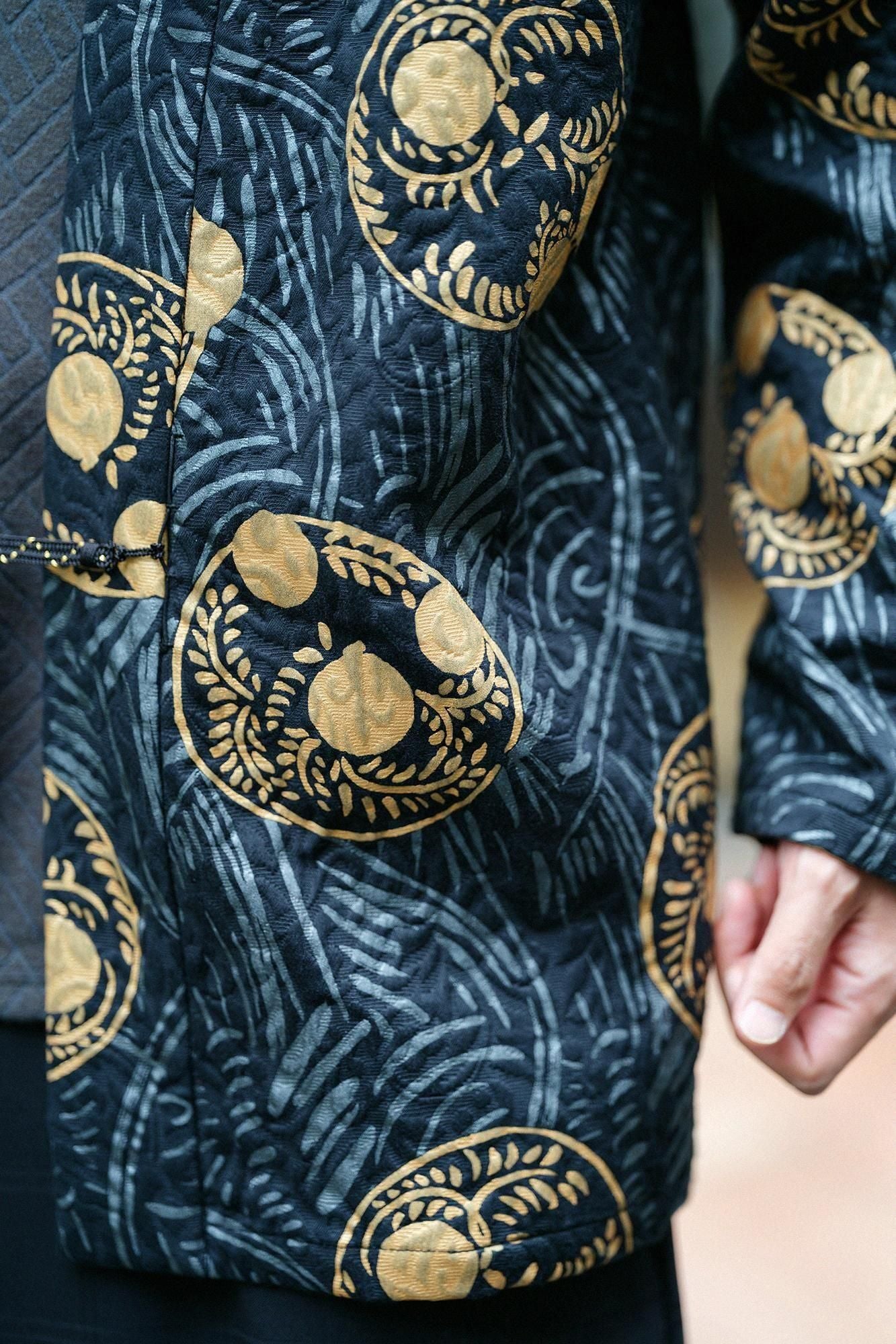 ジャカール ふくれ織 筒袢纏(つつばんてん) 単(ひとえ)/草紋(そうもん) 濡羽色(ぬればいろ)