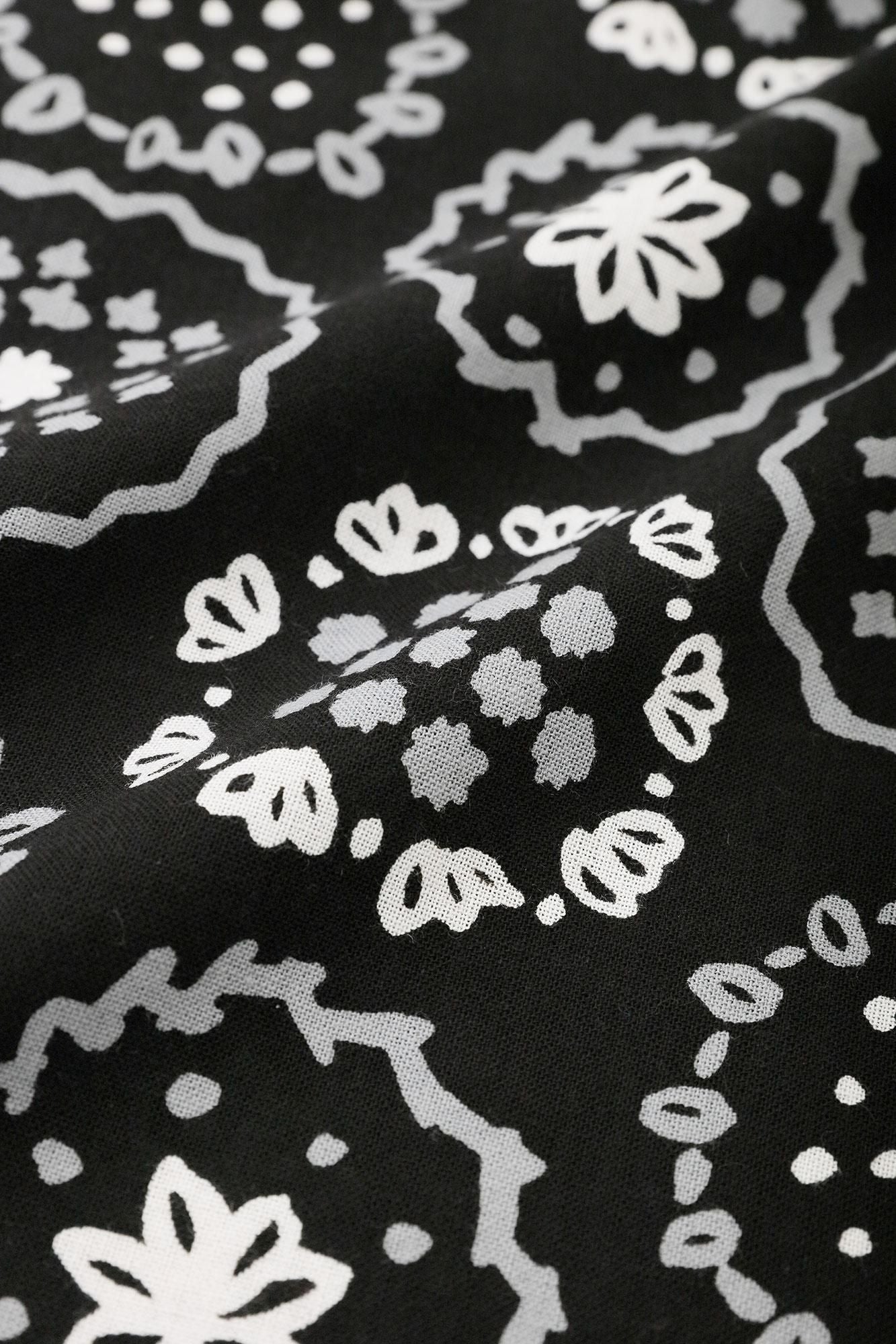 Ise Momen, Dutt, quadratische Kleidung, zweiteilig/Blumenstickerei