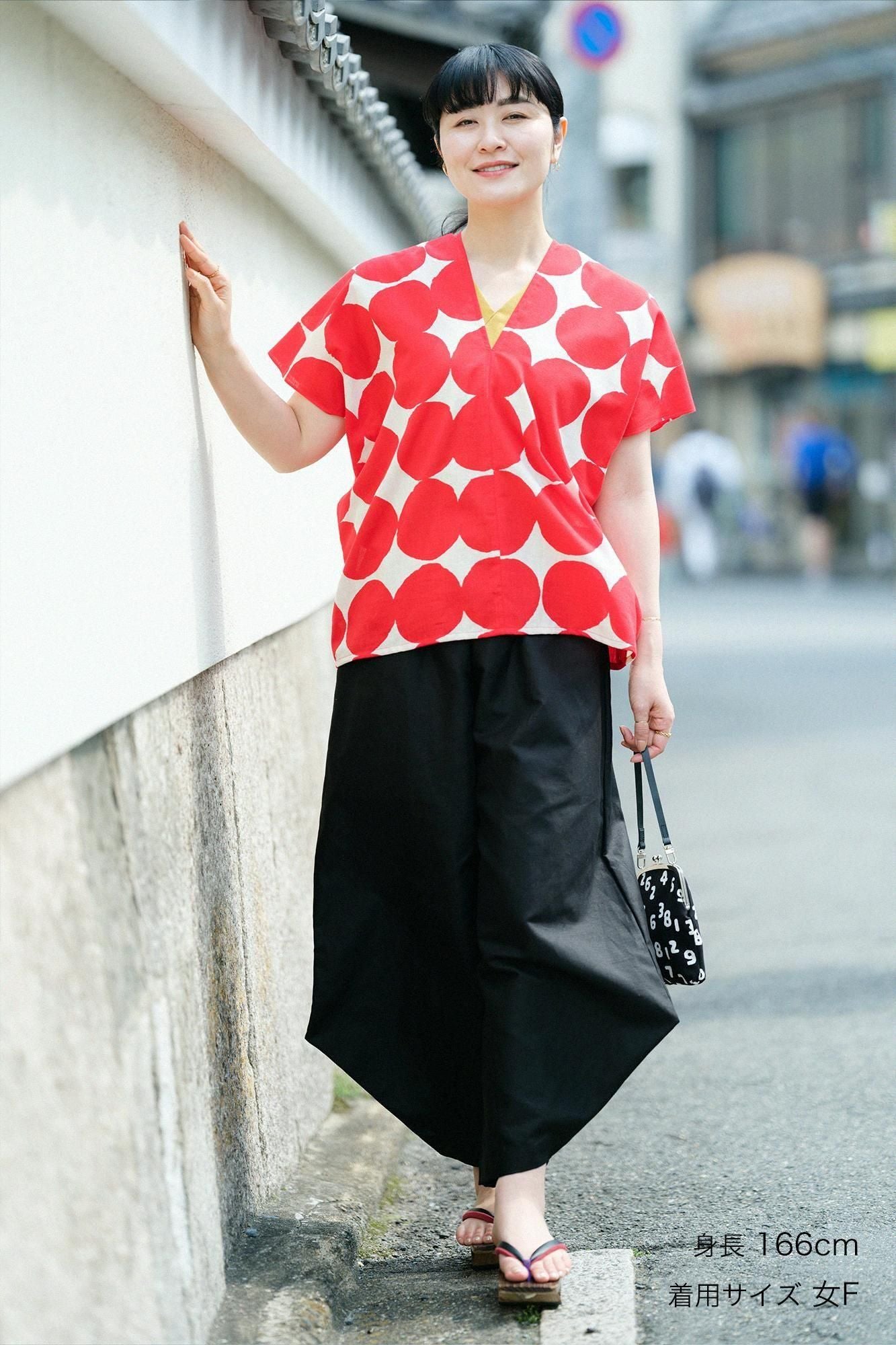 ISE棉文文字,窗扇,两块,窗扇,乳白色X深猩红色