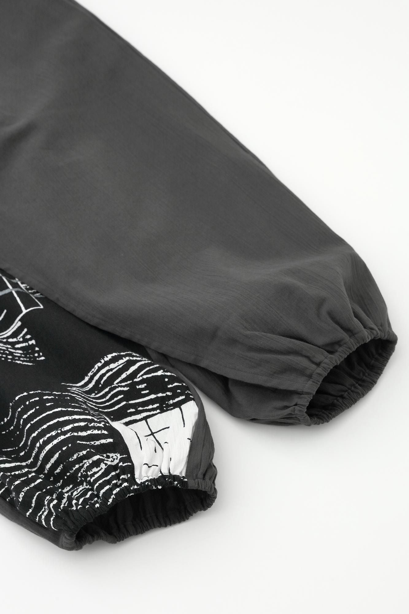 Chizimi Cotton 20/20 Wrap Harem Pants Bi-color / Dark Grey × Wave of Reiwa