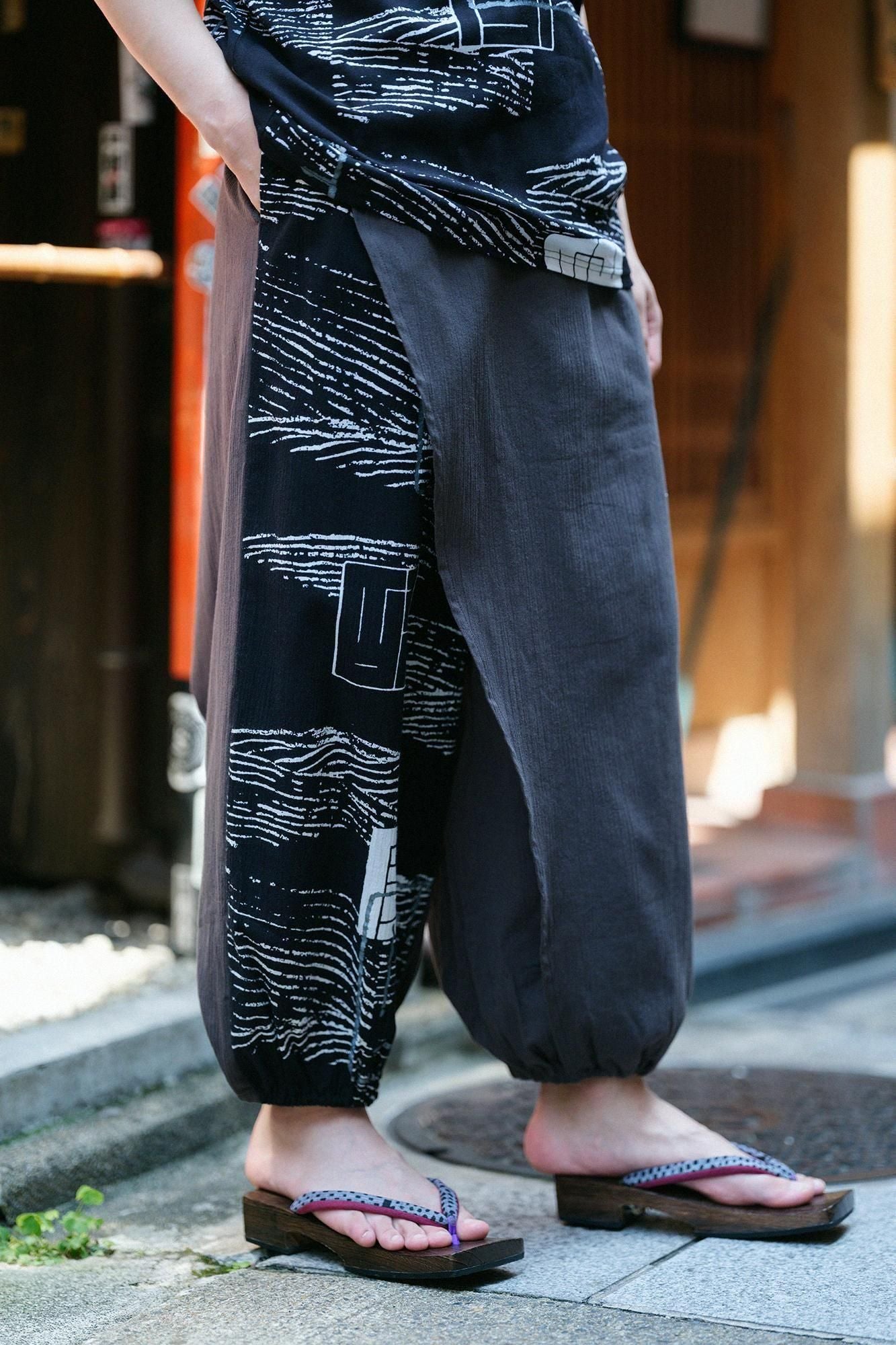 Chizimi Cotton 20/20 Wrap Harem Pants Bi-color / Dark Grey × Wave of Reiwa