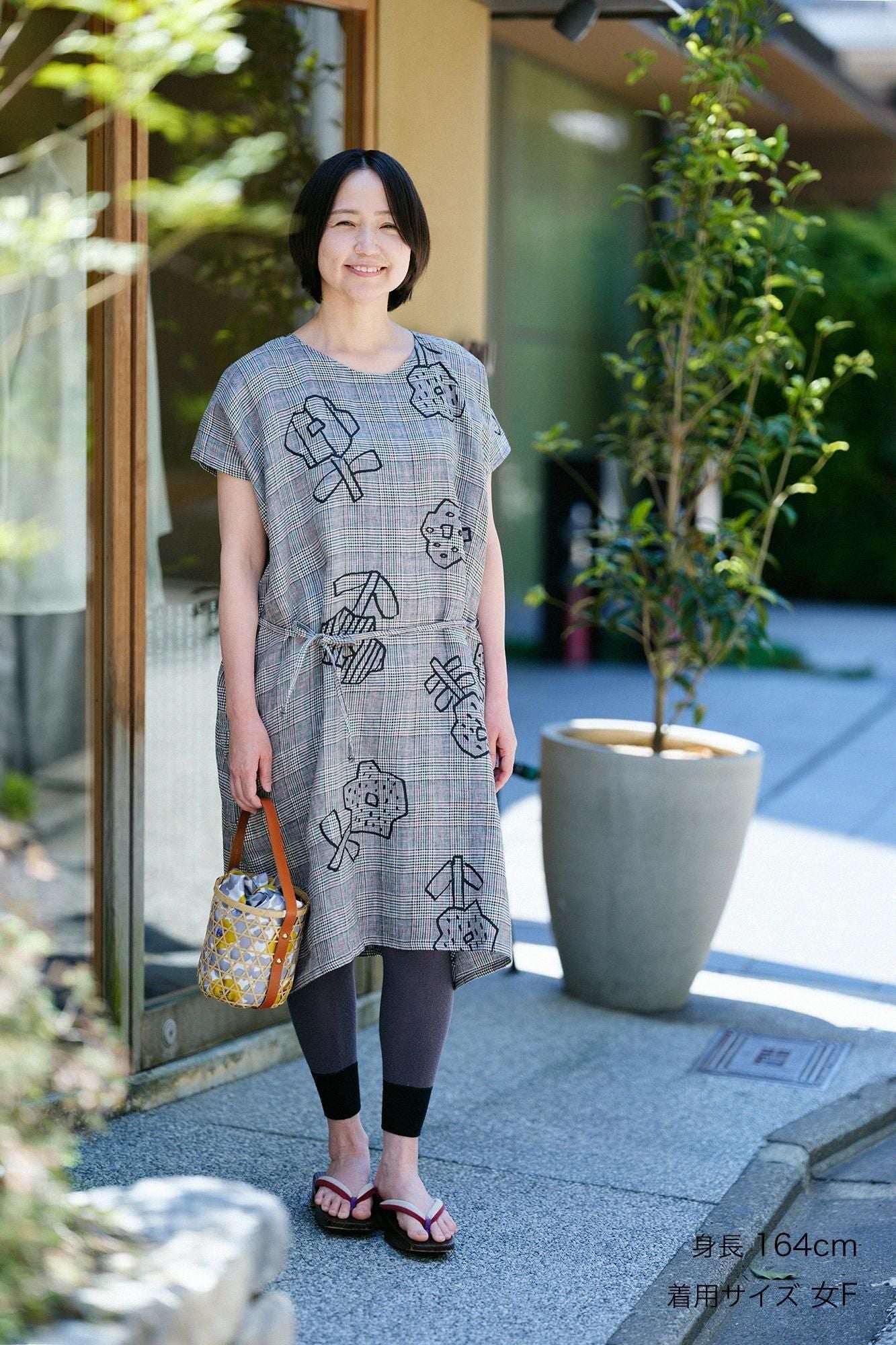 亚麻格子编织 (Koshiori) 矩形服装 (Hananae) 传单和边缘 (Yohaku)