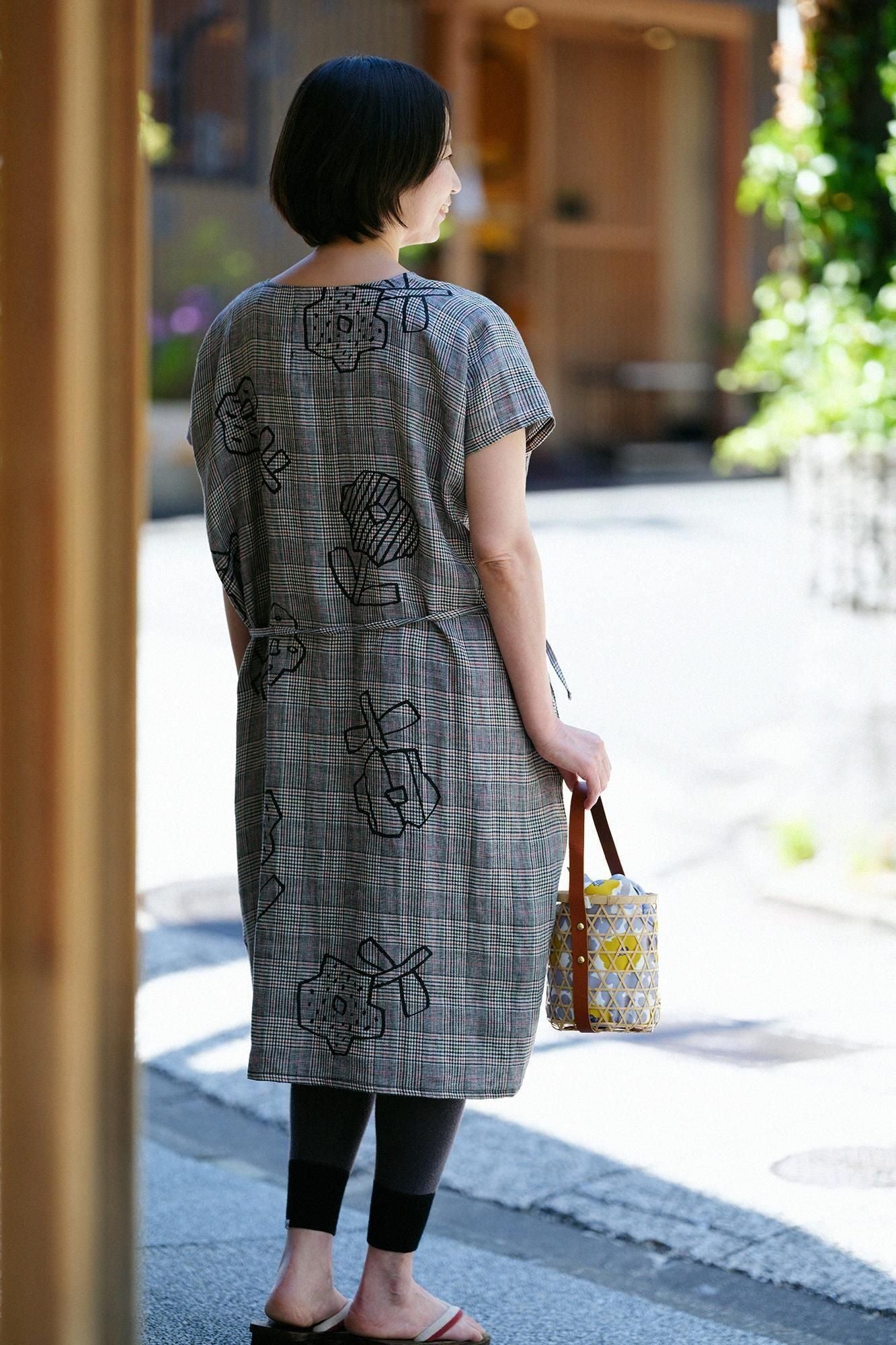 亚麻格子编织 (Koshiori) 矩形服装 (Hananae) 传单和边缘 (Yohaku)