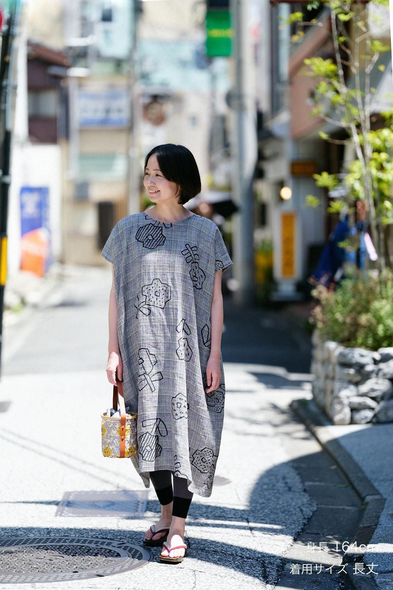 亚麻格子编织 (Koshiori) 矩形服装 (Hananae) 传单和边缘 (Yohaku)