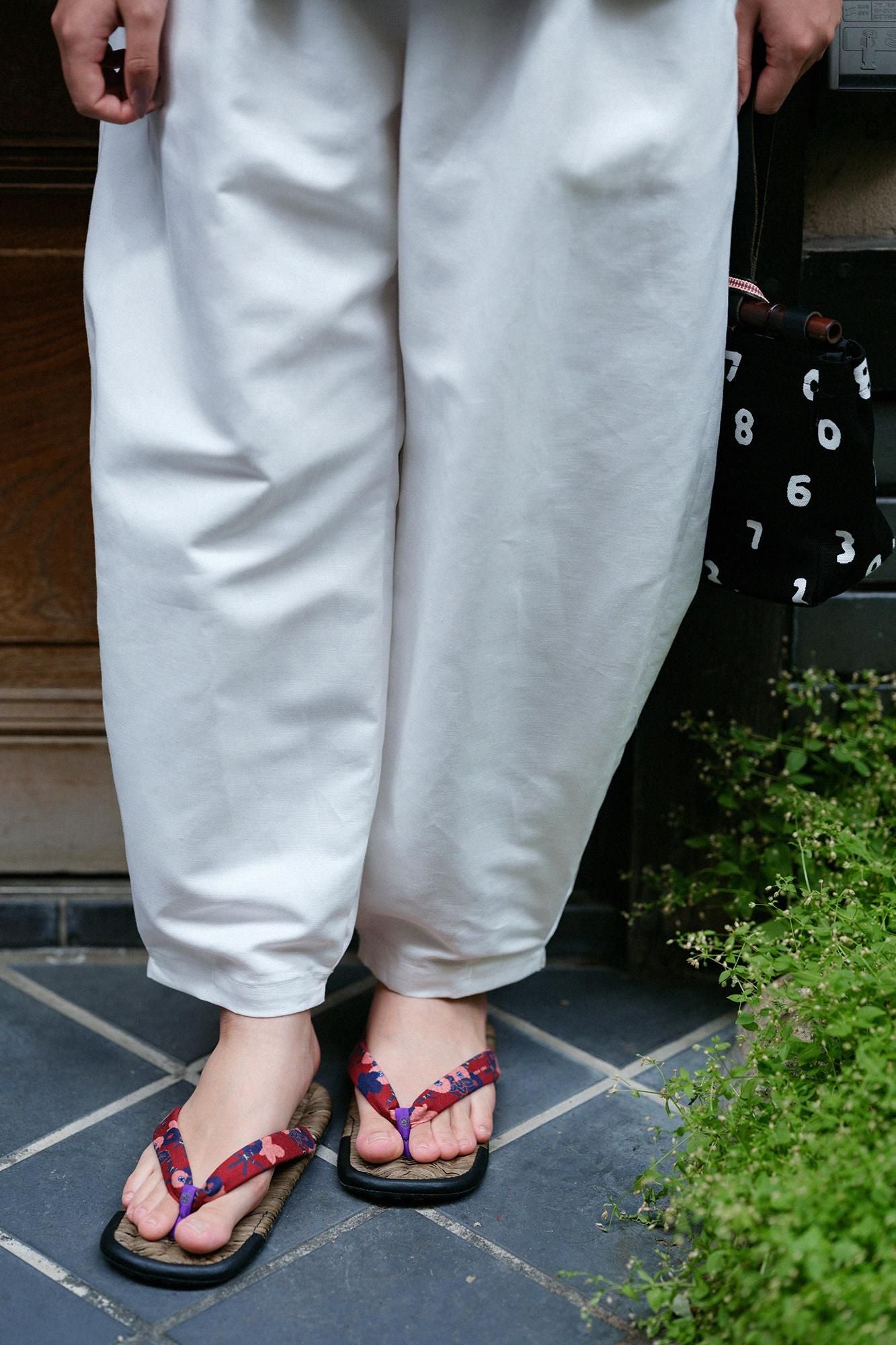 草履あさぶら 烏表/籬菊模様(まがきぎくもよう) 写し(うつし)