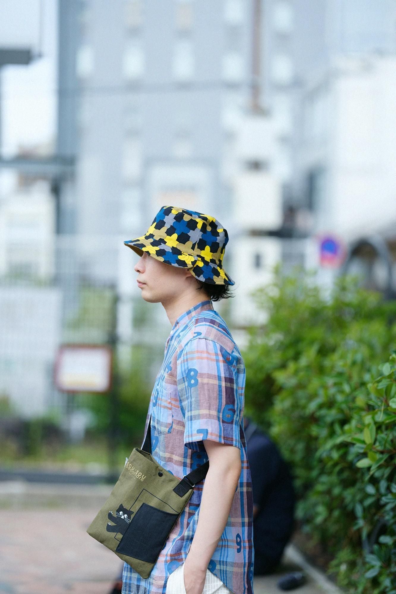 escape ナイロン サコッシュ 小/カーキ