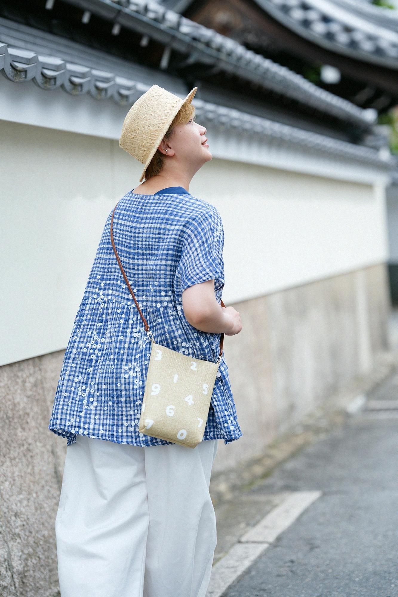 巴拿馬Y. Pouch / SO-SU-U十數米色