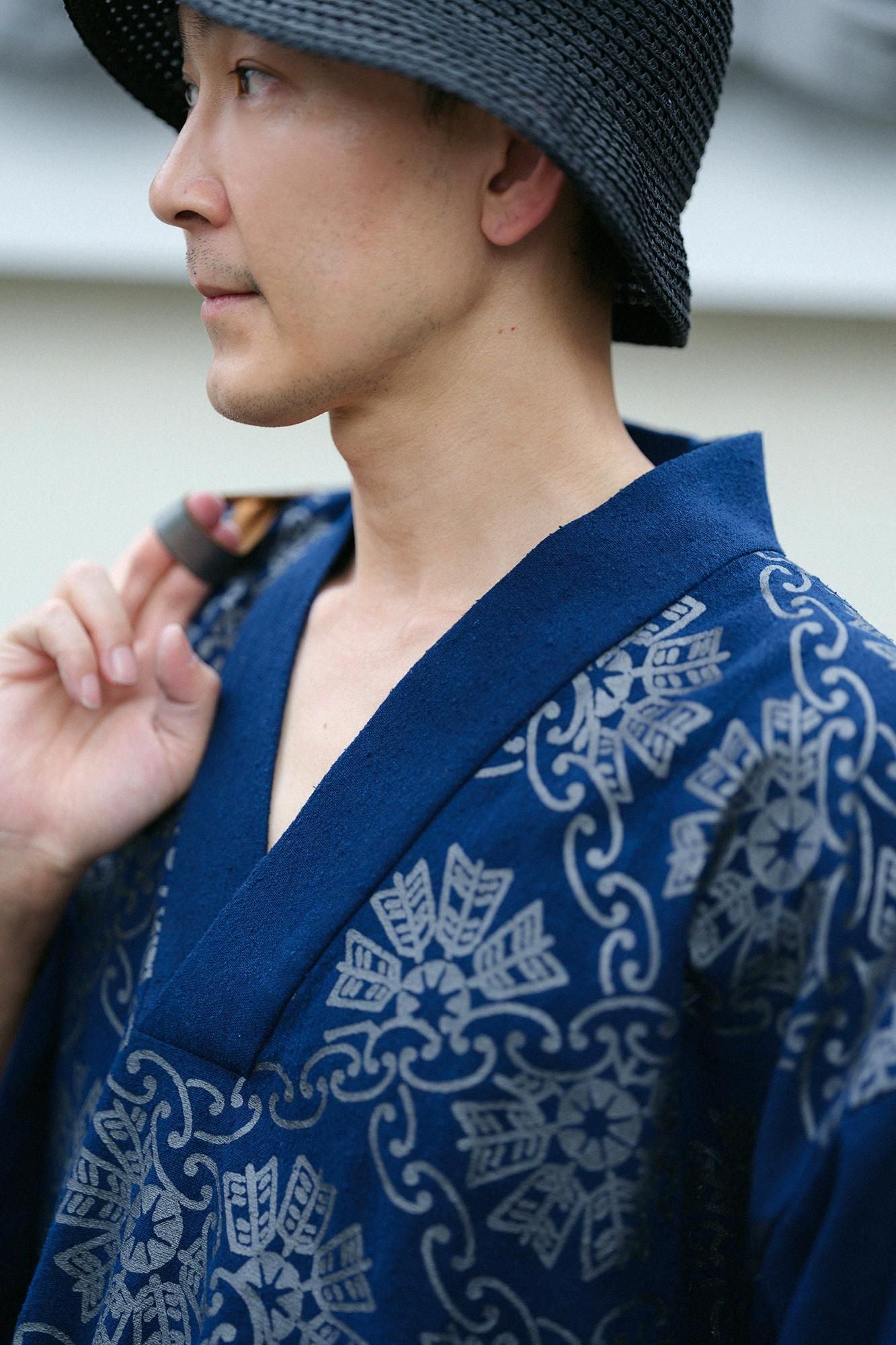 綿シルク 風靡(ふうび) 襯衣(しんい) 首抜き文様(くびぬきもんよう)/環繋ぎ矢車文(かんつなぎやぐるまもん) 写し(うつし) インディゴ