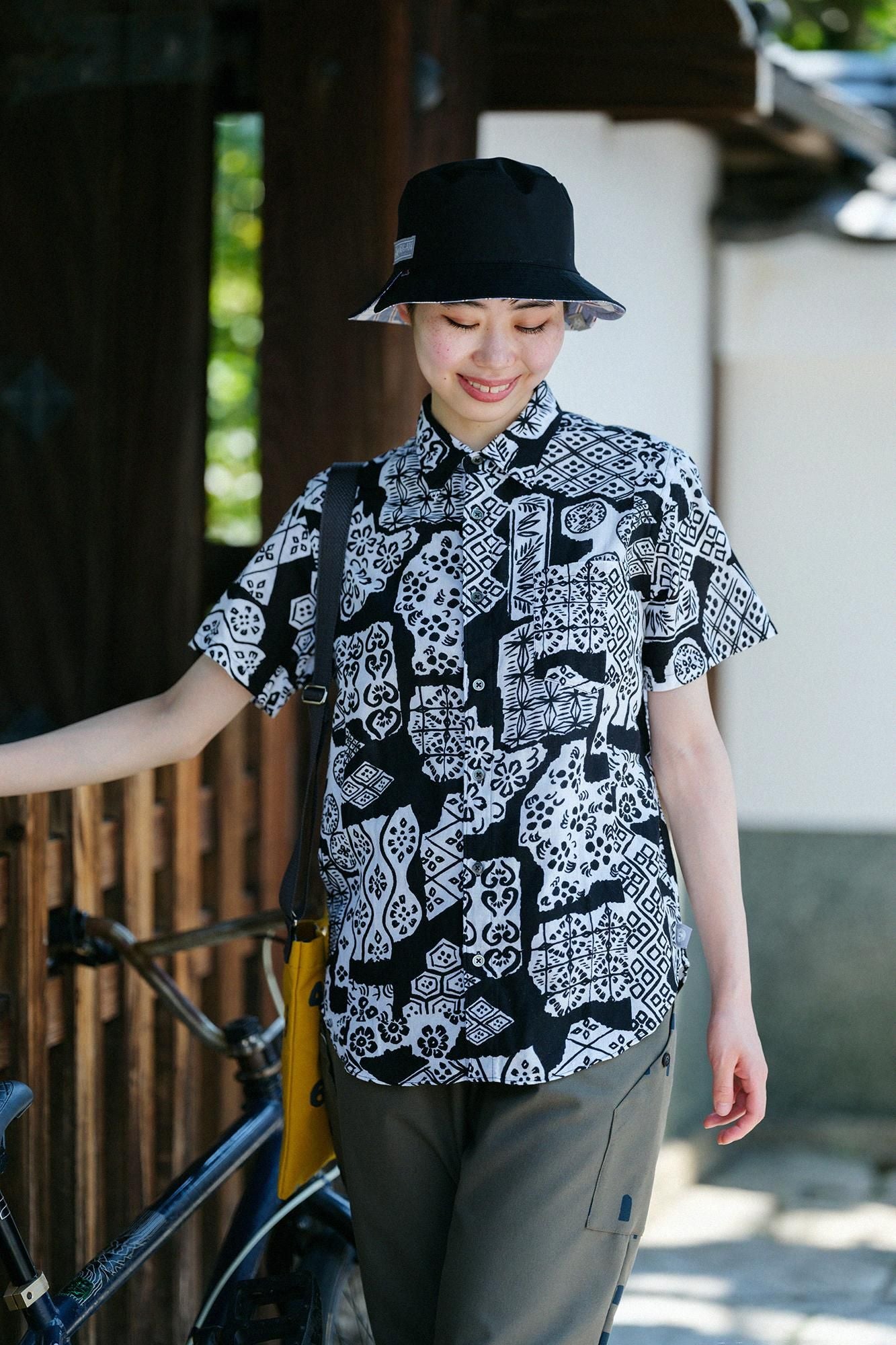 【官網限定】伊勢木棉文/.短袖襯衫源氏物語