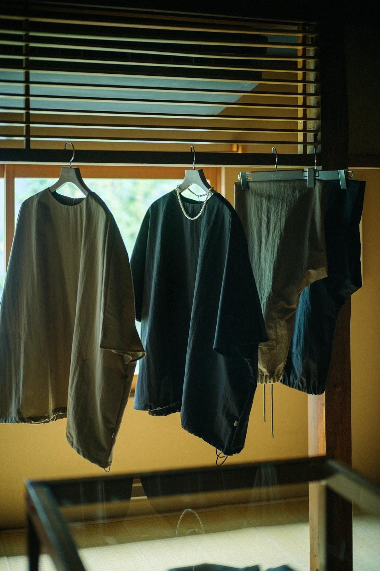 Baumwoll-Nylon-Dolman-Ärmel-Largo-Tunika/Schwarz