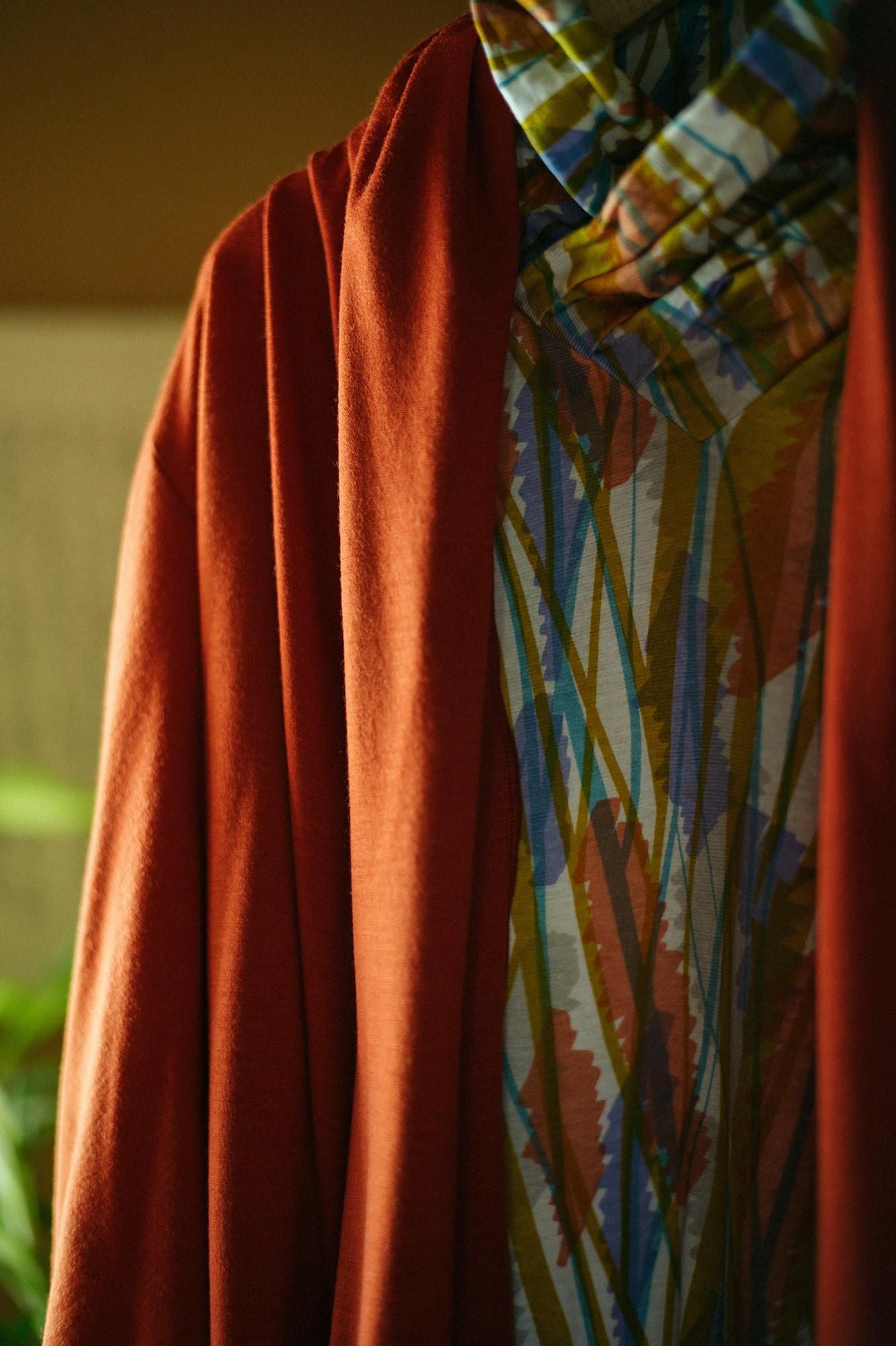 衿巻ジバン/なびく