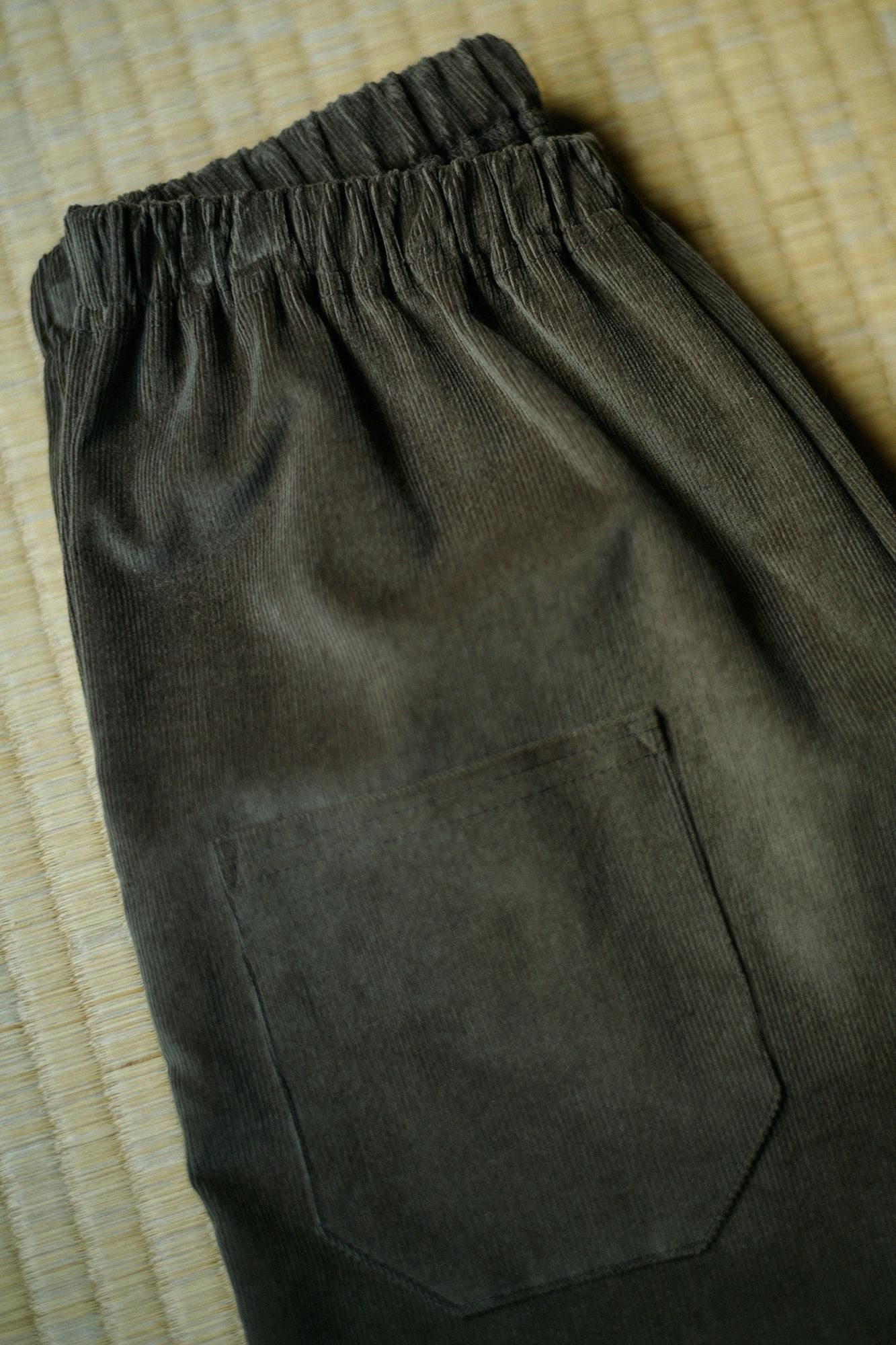 Shin Corduroy Slightly Slim-type Leggings Pants / Brownish Olive Green