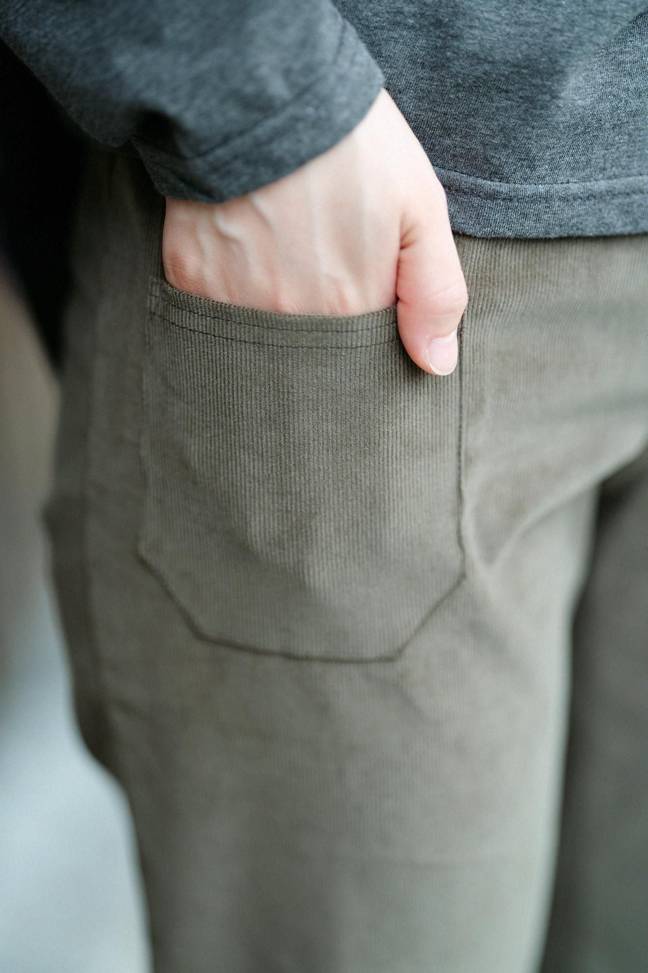 Shin Corduroy Slightly Slim-type Leggings Pants / Brownish Olive Green