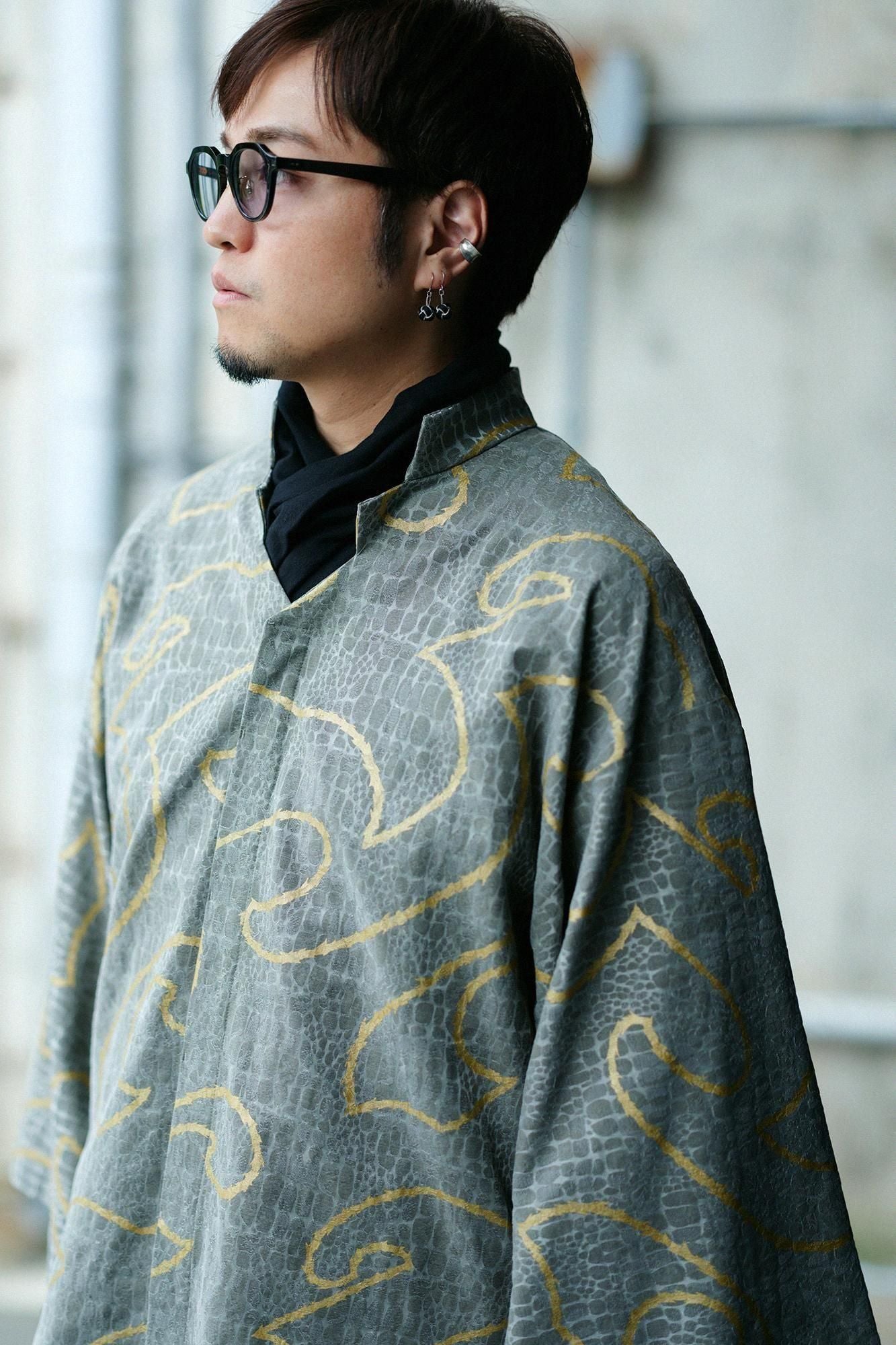 Snake-spotted Shinshu Kimono Sleeve Blouse / Many Waves