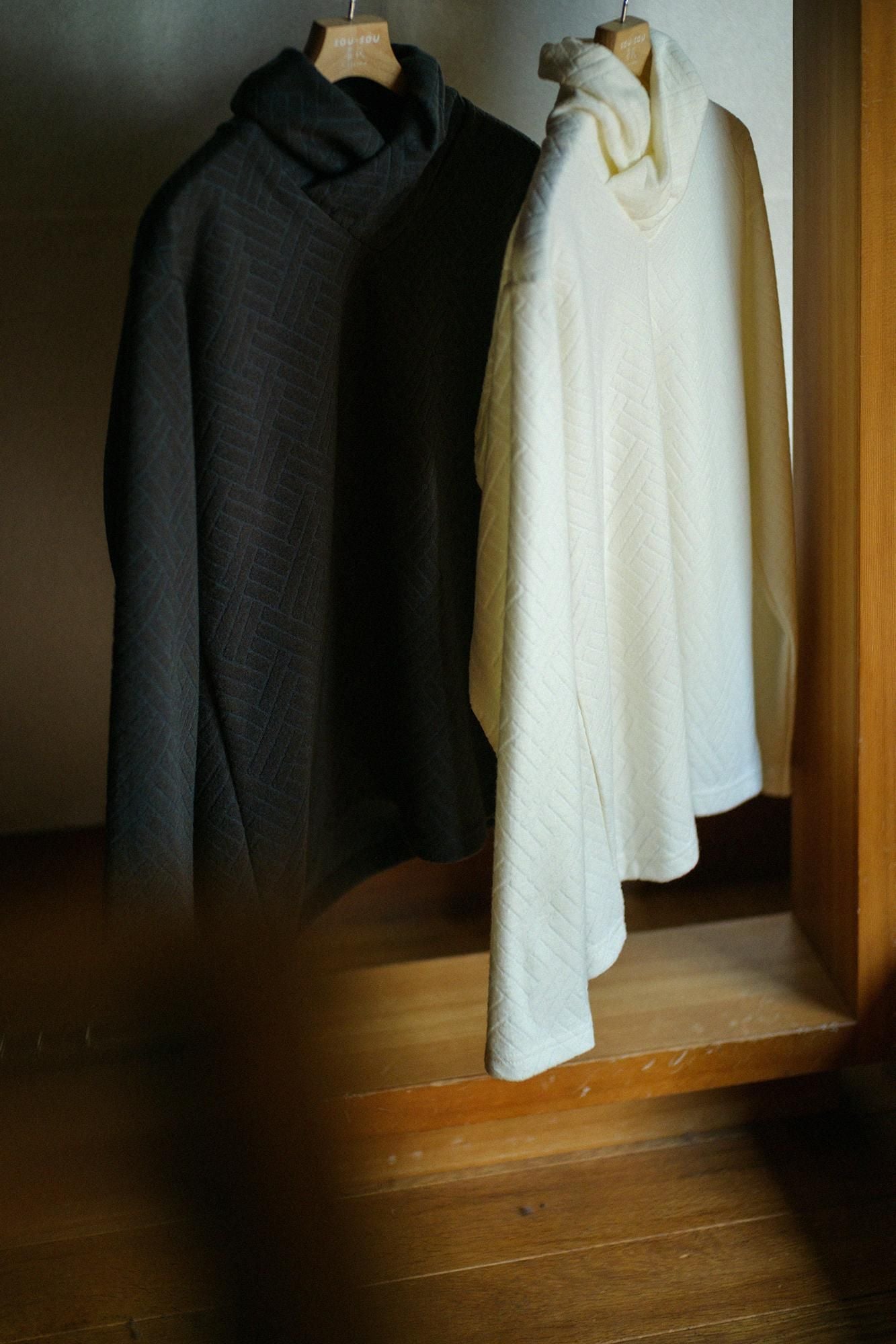 雙層緹花 高領上衣/鳥白色