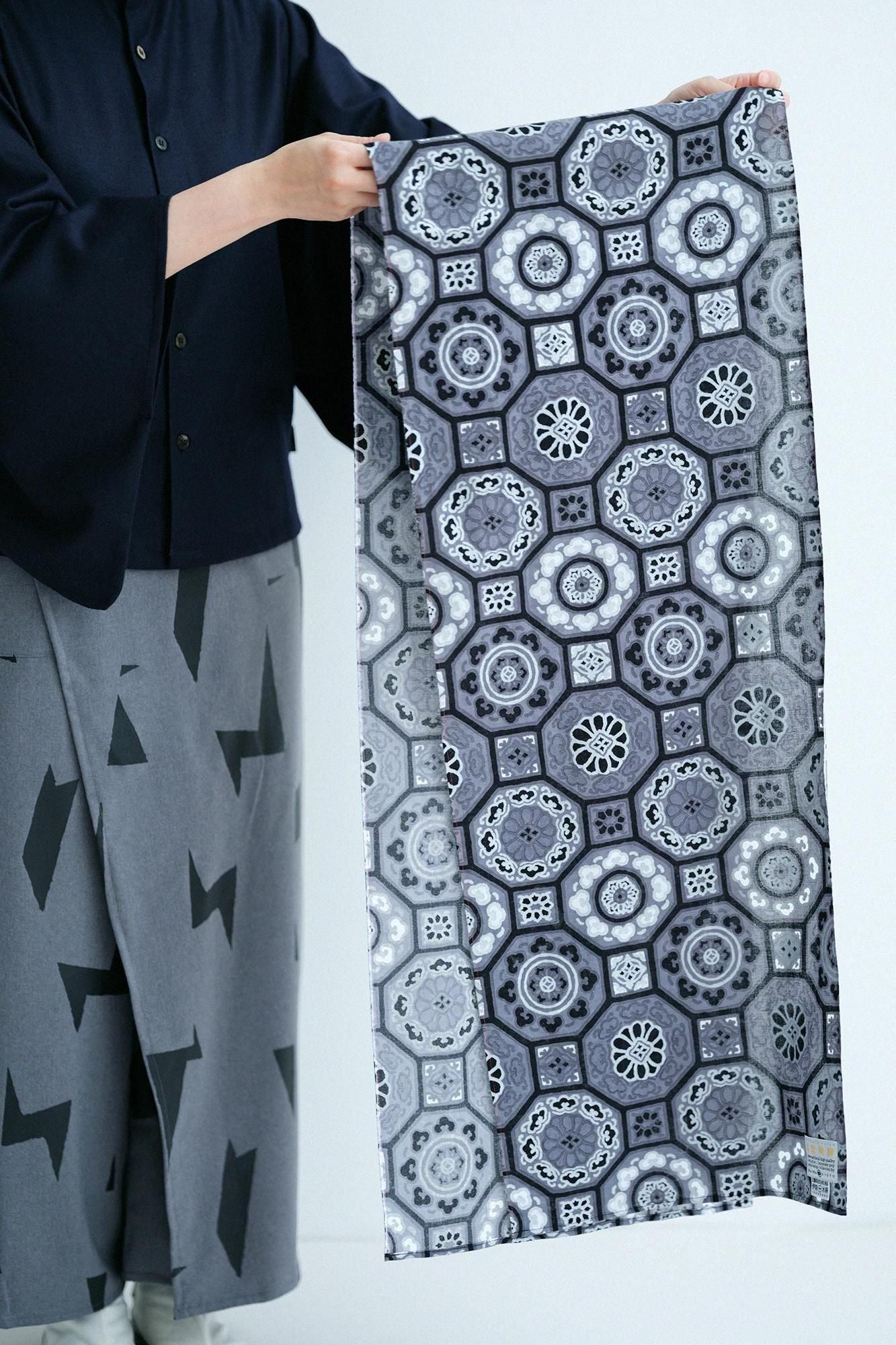 Isemomen Cotton Scarf / Gorgeous Charcoal Grey