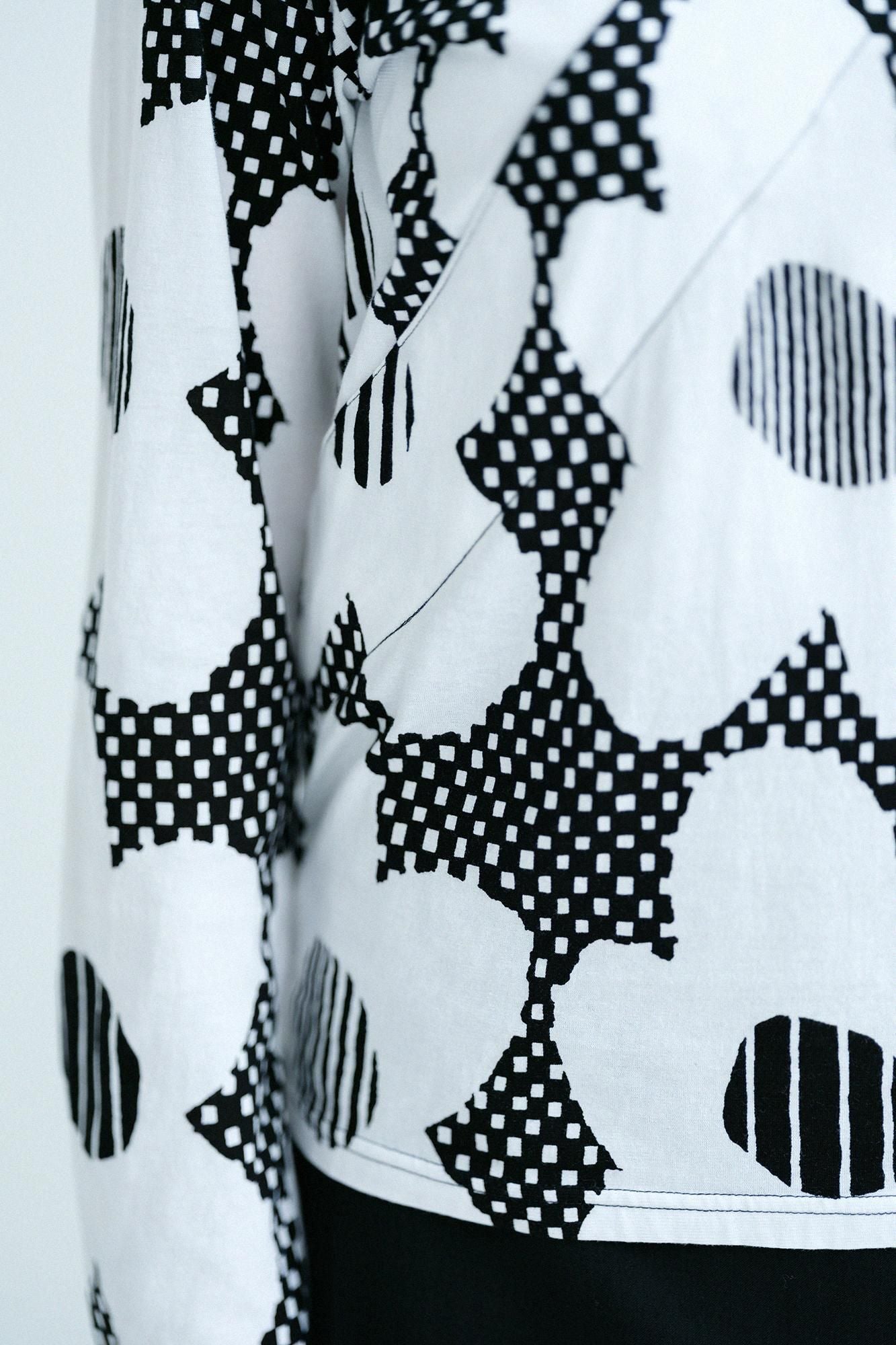 V-neck Shirt Long Sleeve / Floral Pattern