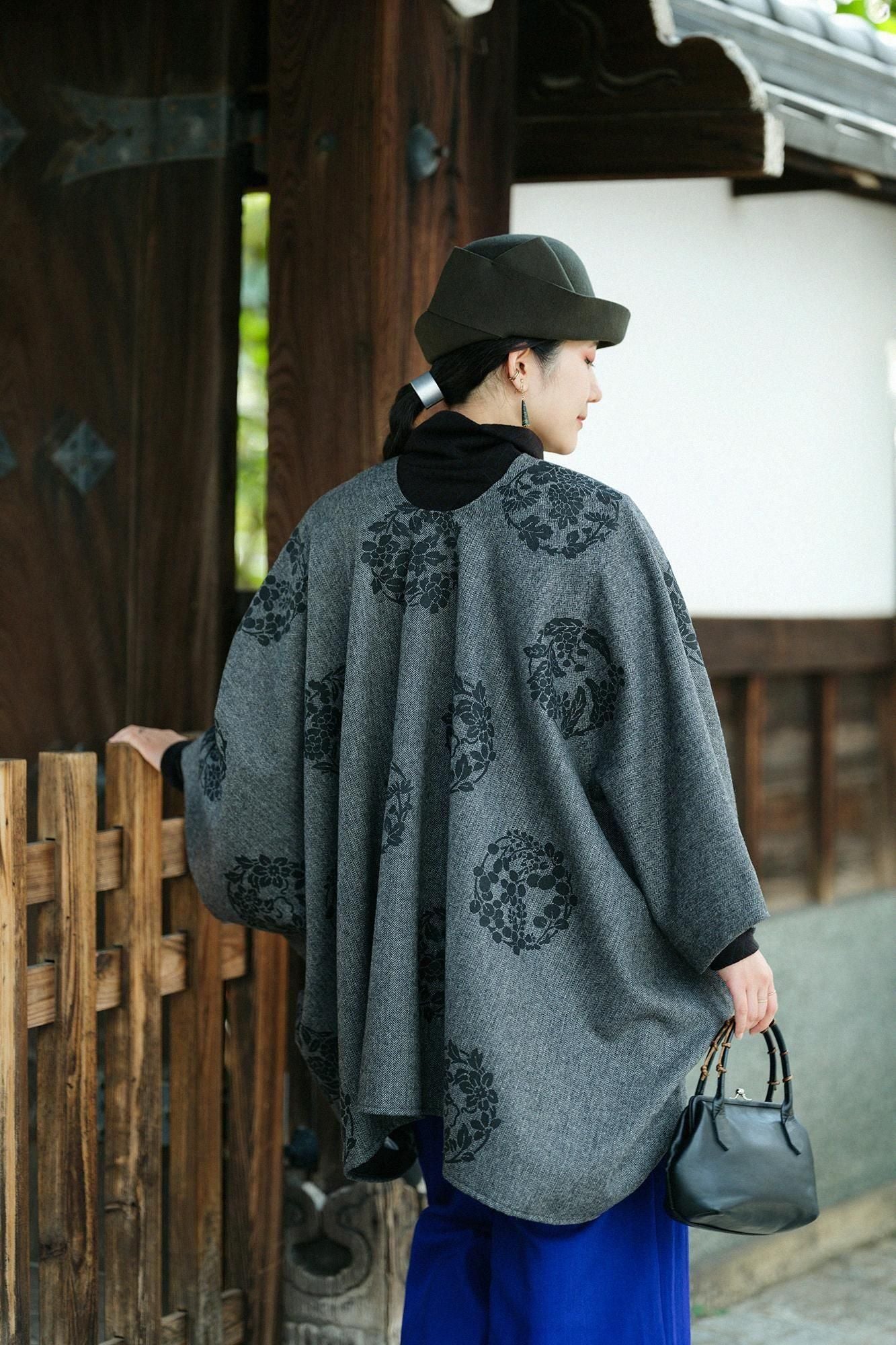 ツイード 杉綾織(すぎあやおり) きさらぎ/花丸文様(はなまるもんよう) ちらしと余白(よはく) 鉛色(なまりいろ)