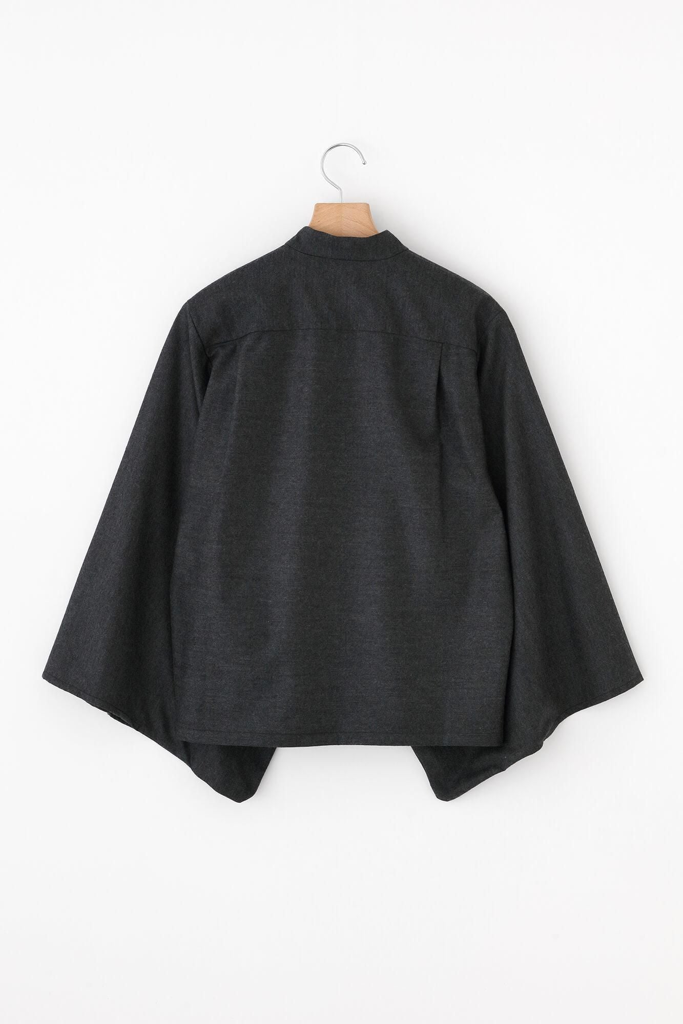 Balance Circular(R) 羊毛 Soui 上衣/脱炭色