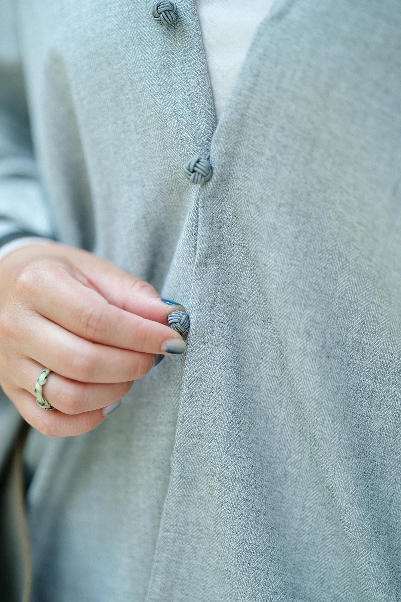 ウールレーヨン 杉綾織(すぎあやおり) はつき/素鼠(すねず)