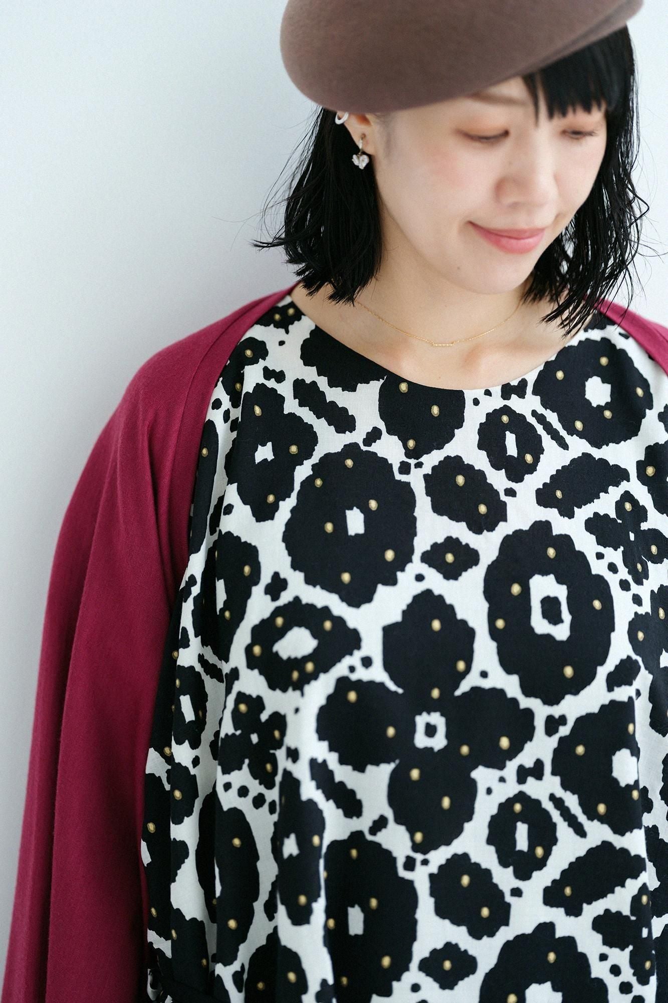 Washable Plain Stitch Wool Squirrel-like Cardigan / Deep Red