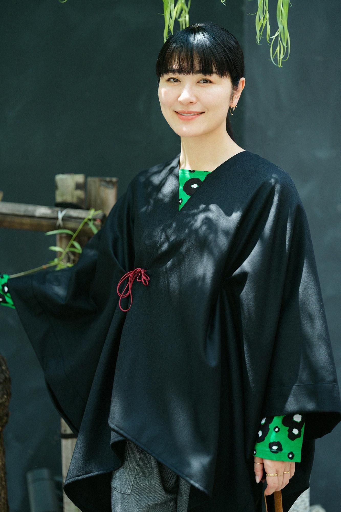 梳毛(そもう) 杉綾織(すぎあやおり) きさらぎ/濡羽色(ぬればいろ)