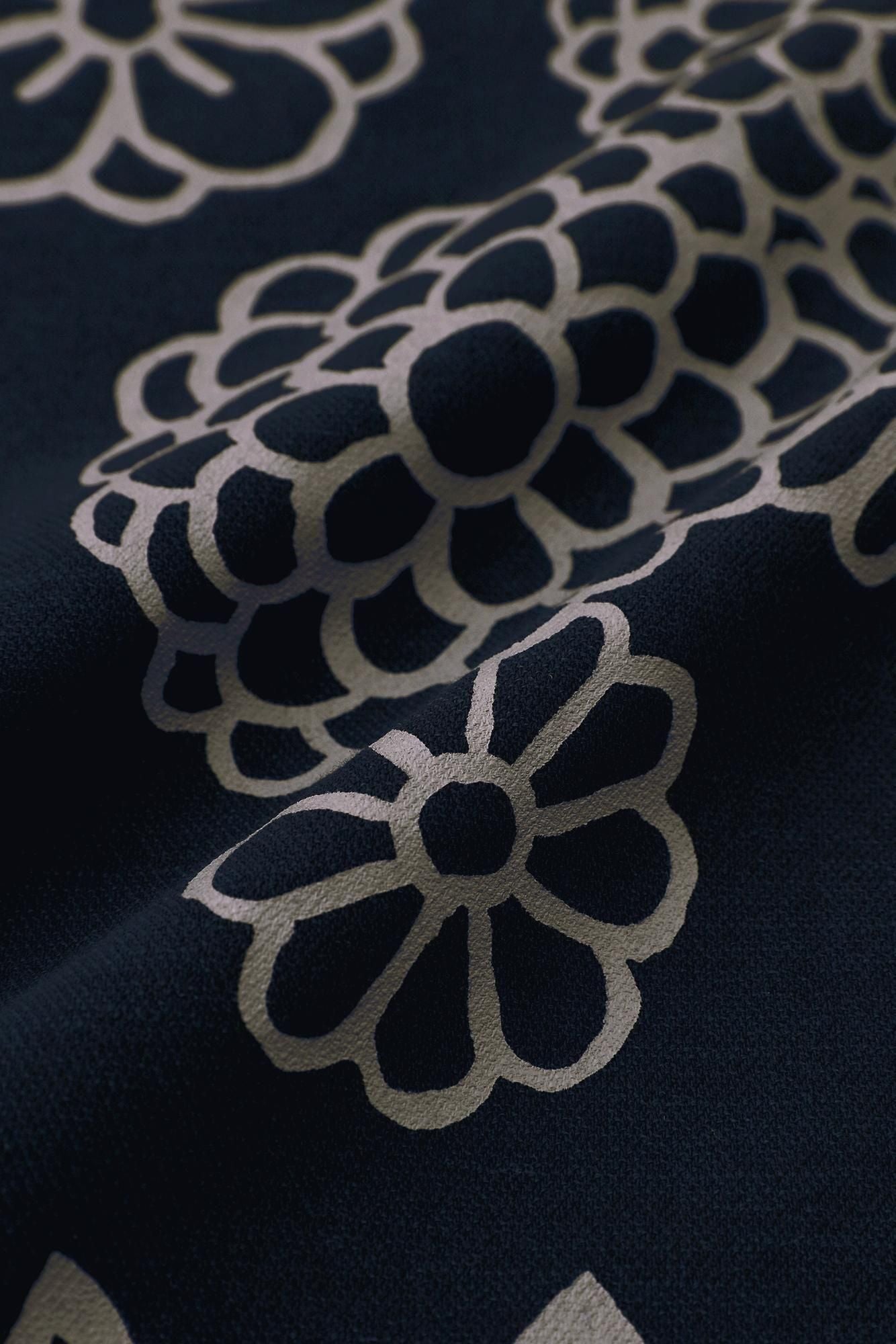 Cotton-rayon Blend Twill Weave Naginata Square Top / Gold Damask Dark Navy