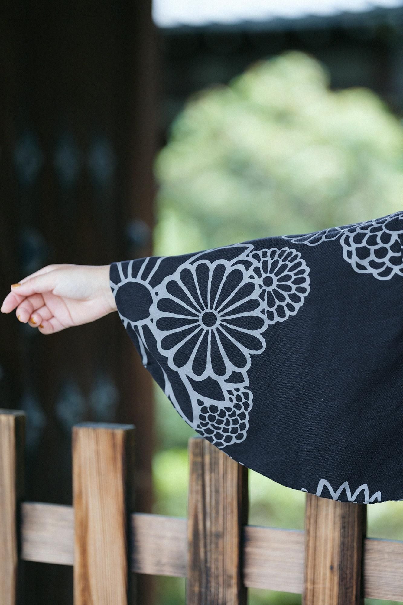 Cotton-rayon Blend Twill Weave Naginata Square Top / Gold Damask Dark Navy