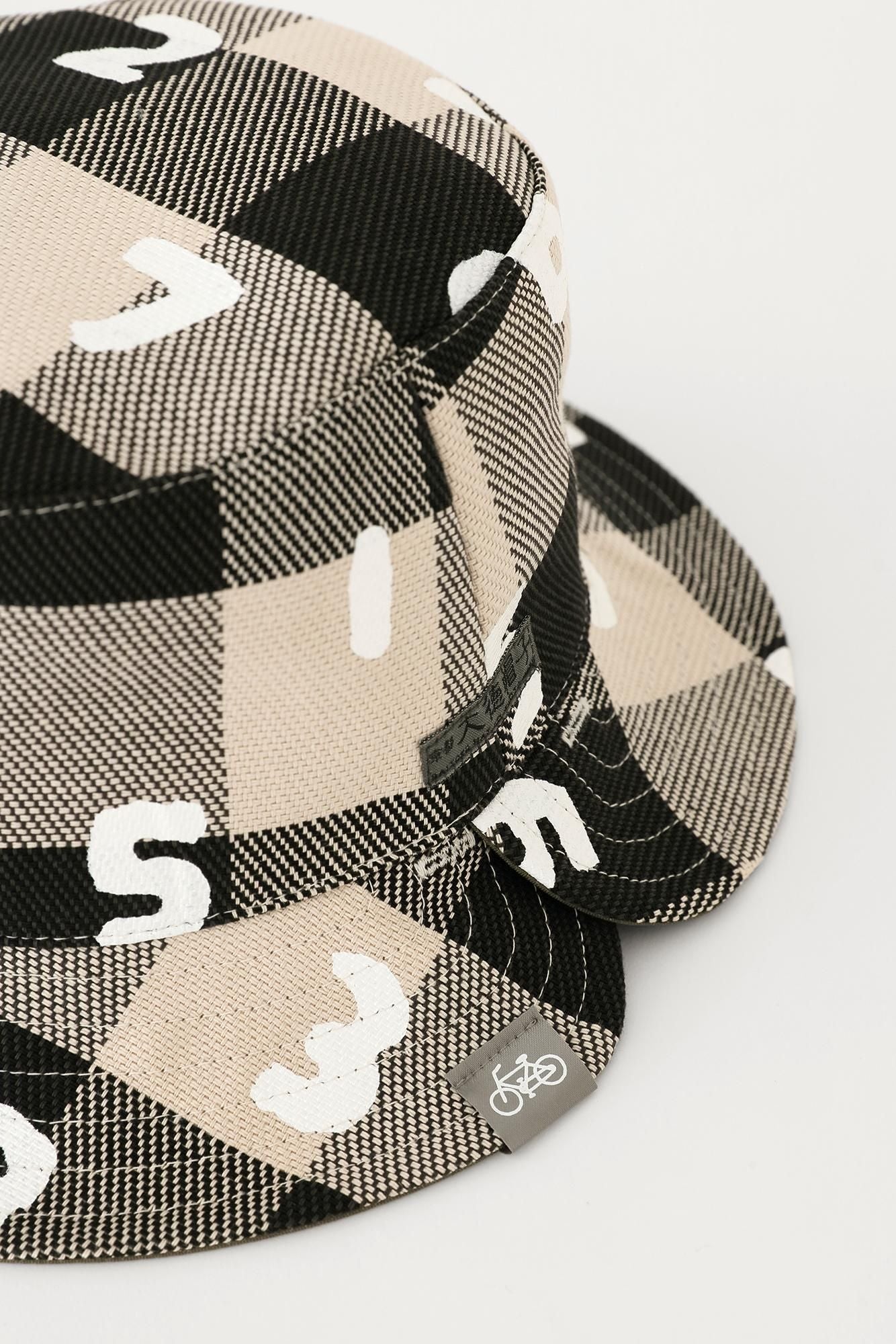 Chapeau de vélo réversible à carreaux en sergé épais/SO-SU-U ivoire