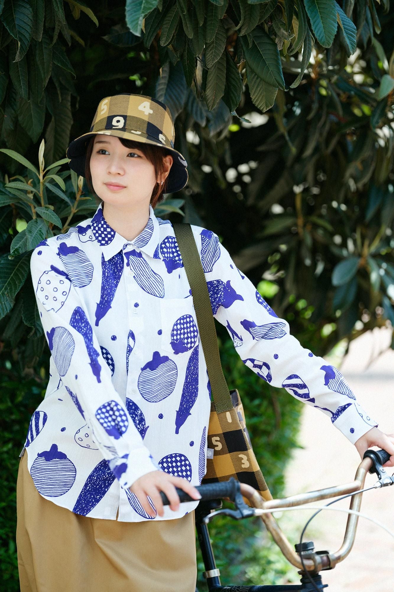 Chapeau de vélo réversible à carreaux en sergé épais/SO-SU-U moutarde