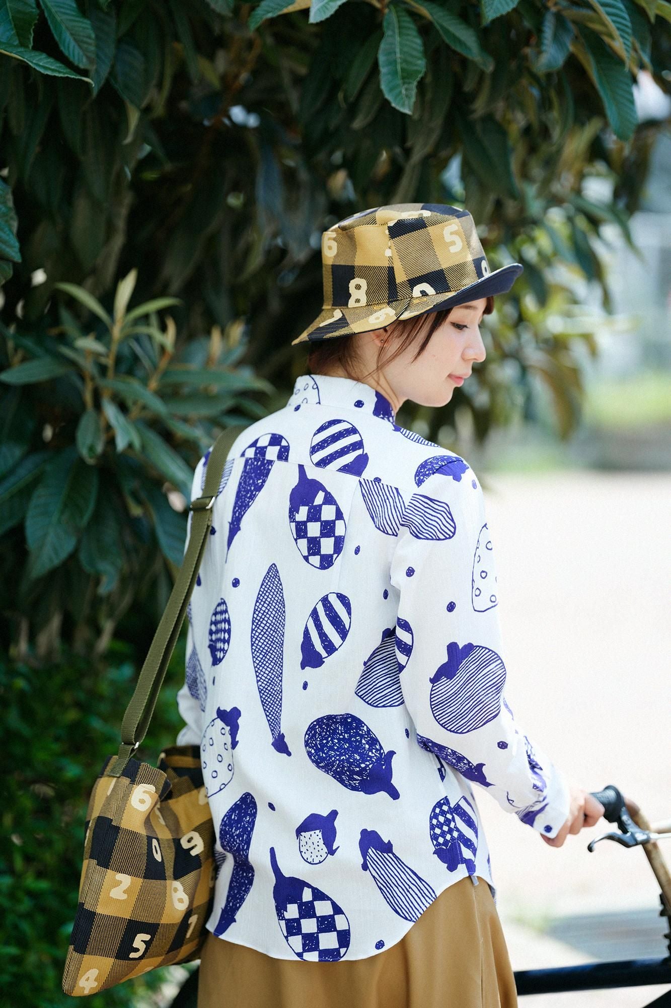 Chapeau de vélo réversible à carreaux en sergé épais/SO-SU-U moutarde