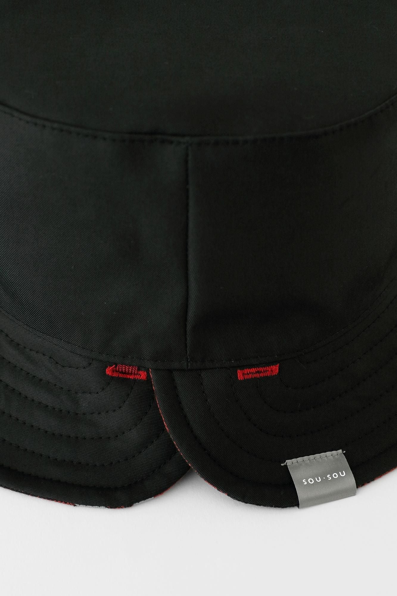 Chapeau de vélo réversible à carreaux en sergé épais/SO-SU-U rouge