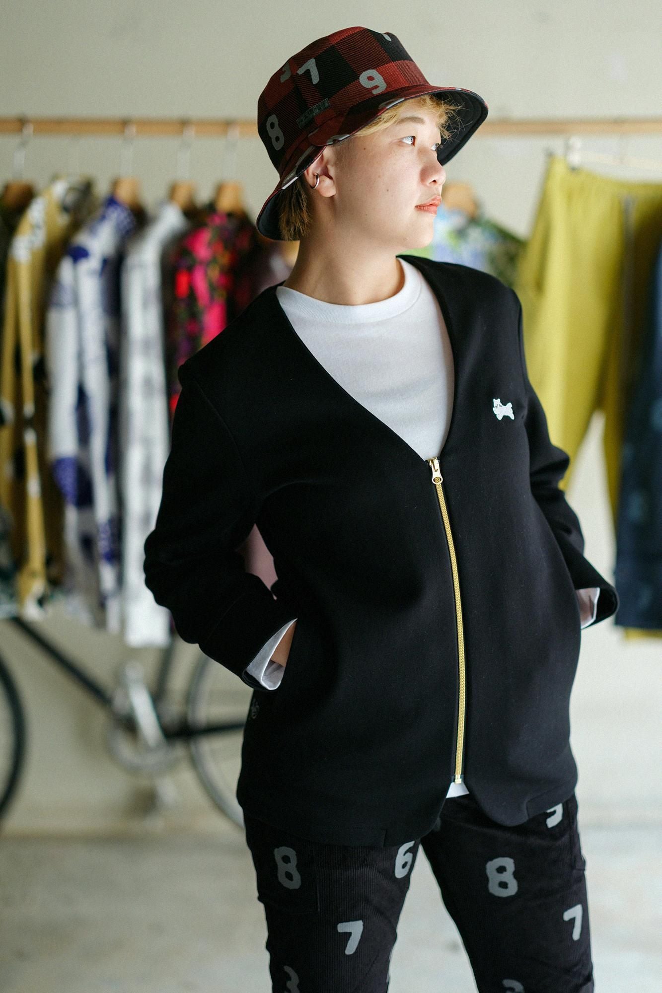 Chapeau de vélo réversible à carreaux en sergé épais/SO-SU-U rouge