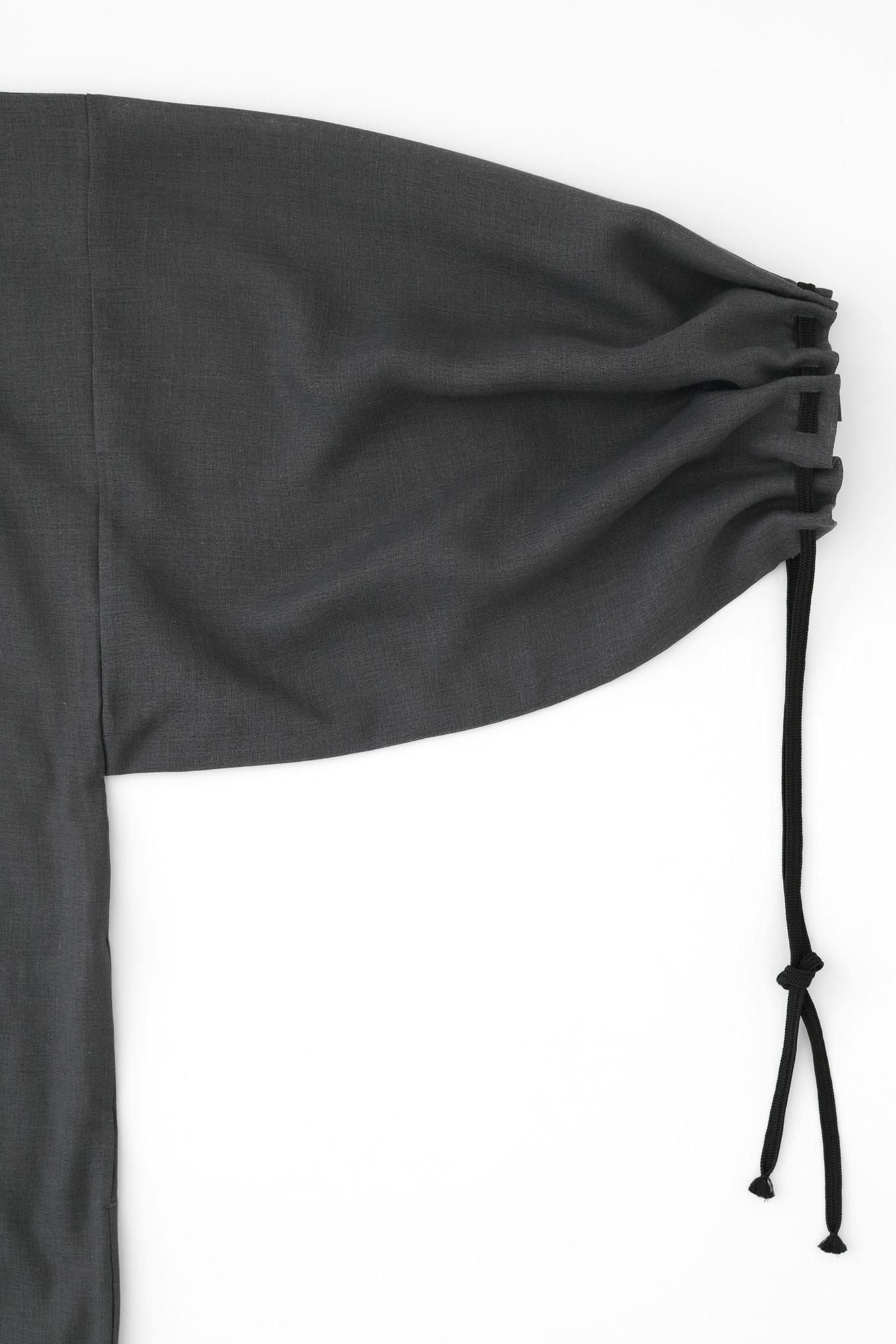 梳毛(そもう) 紗(しゃ) 宮中袖(きゅうちゅうそで) 短衣(たんい) 単(ひとえ)/鈍色(にびいろ)