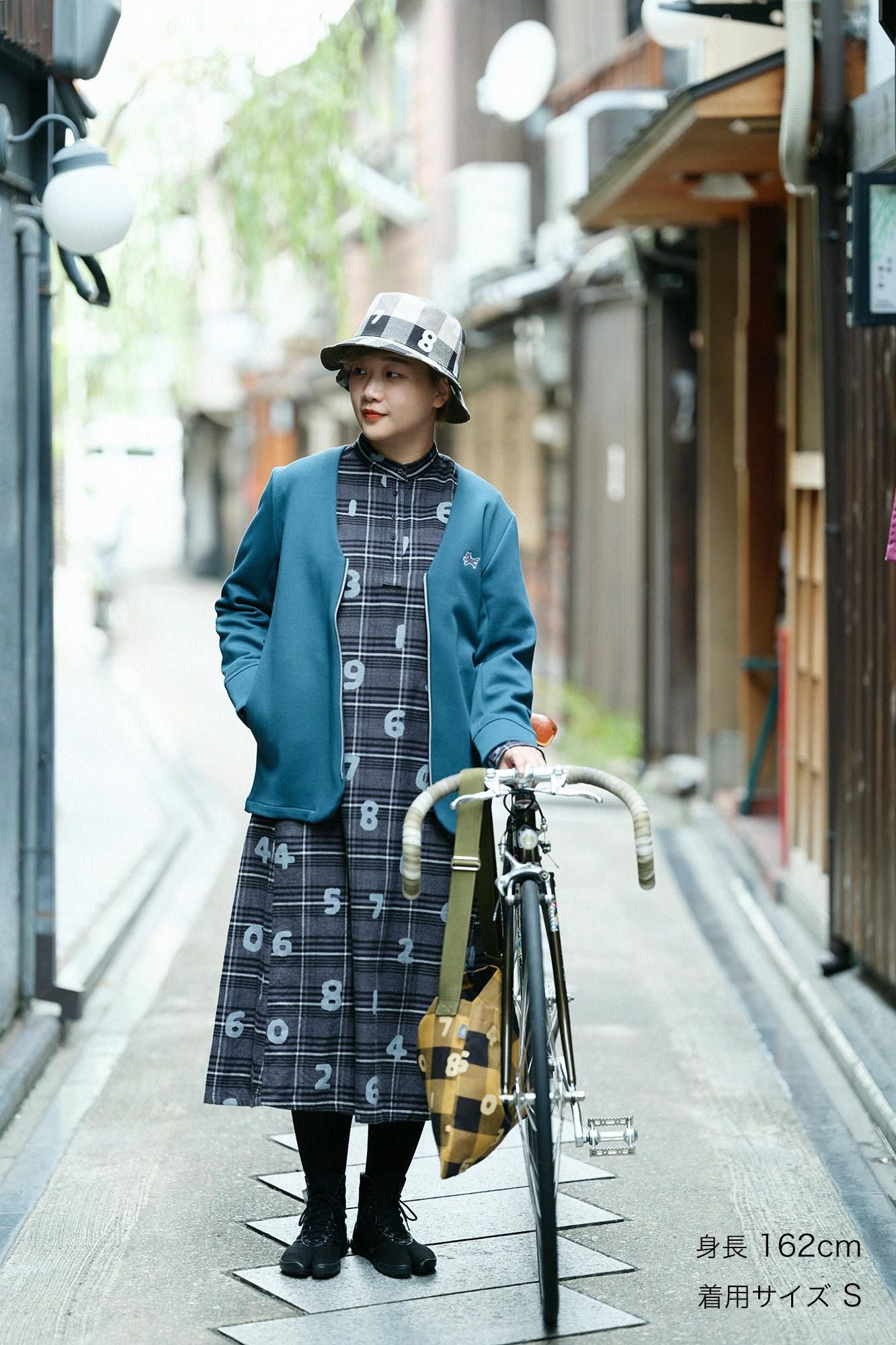 Cardboard Knit Collarless V-neck BIKE Jacket / Bottle Green