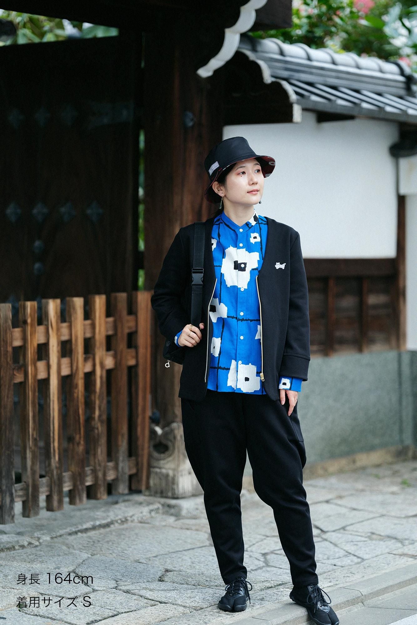 Cardboard Knit Collarless V-neck BIKE Jacket / Black