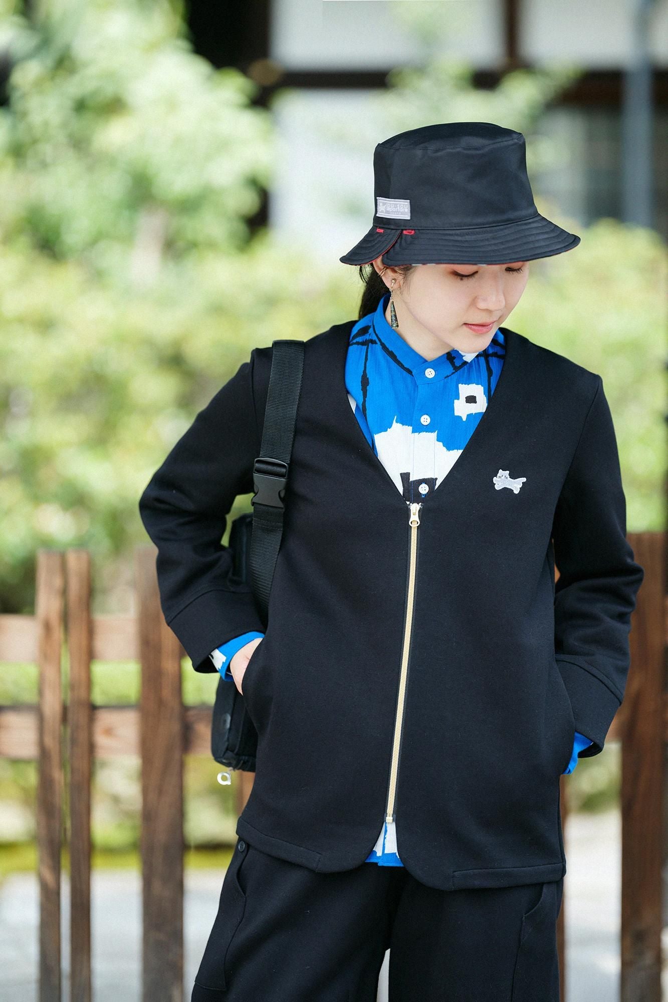 Cardboard Knit Collarless V-neck BIKE Jacket / Black