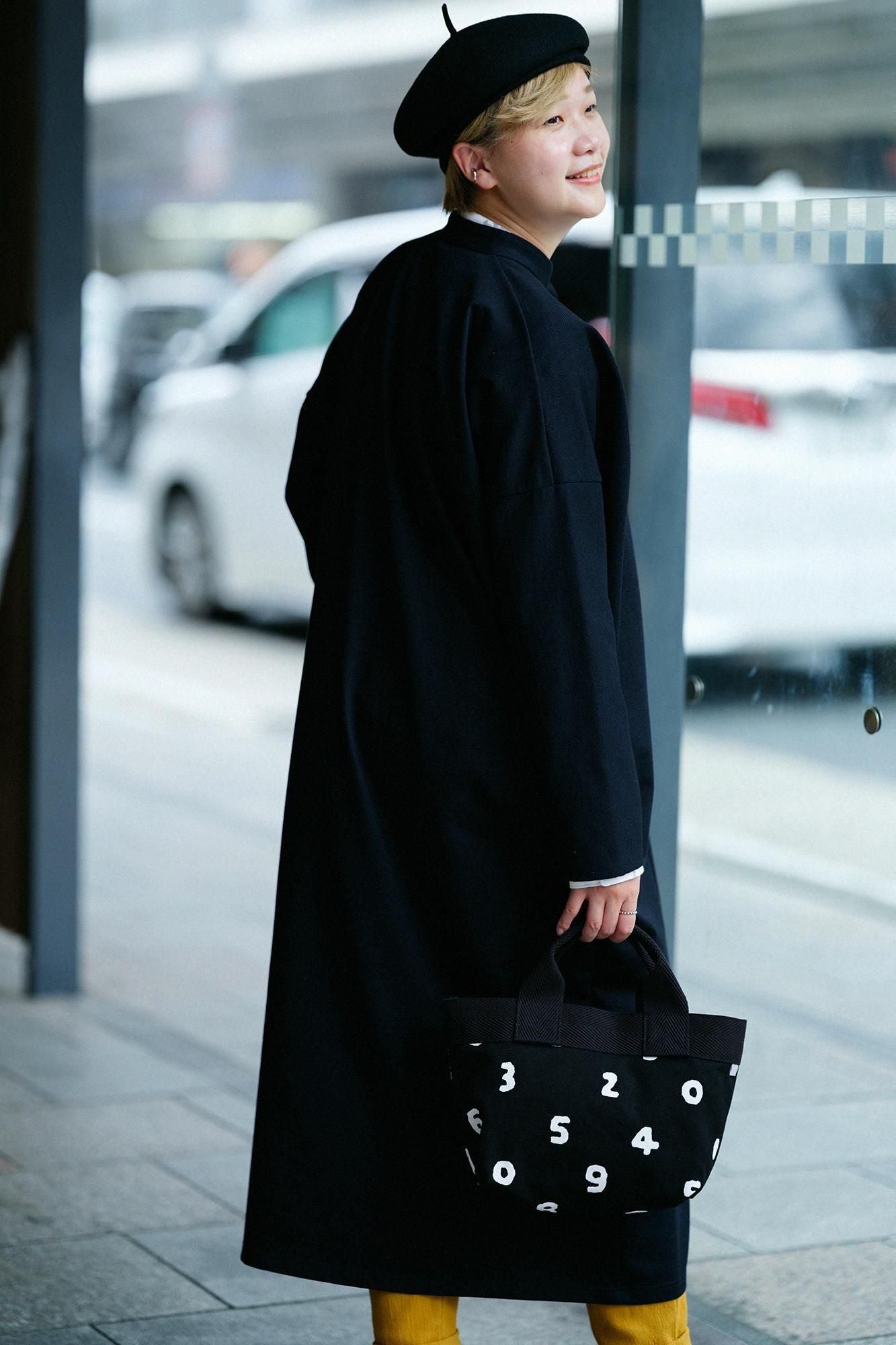 インレイジャージー スタンドカラーライトコート マキシ丈/ブラックネイビー