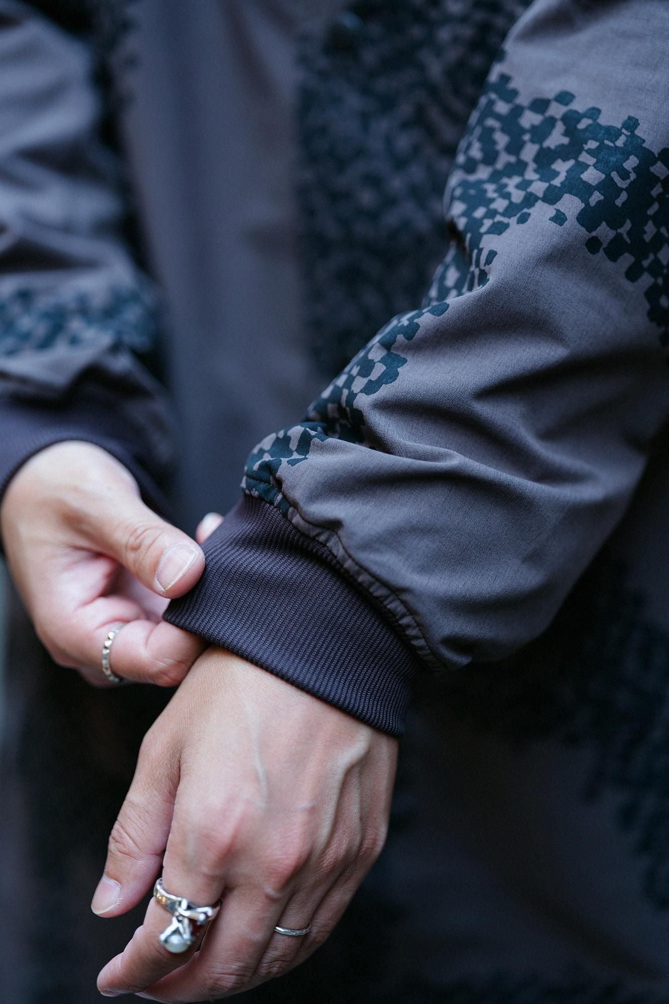 Stretch Peach Skin Fabric Blouson/Tied-up Soot bamboo color