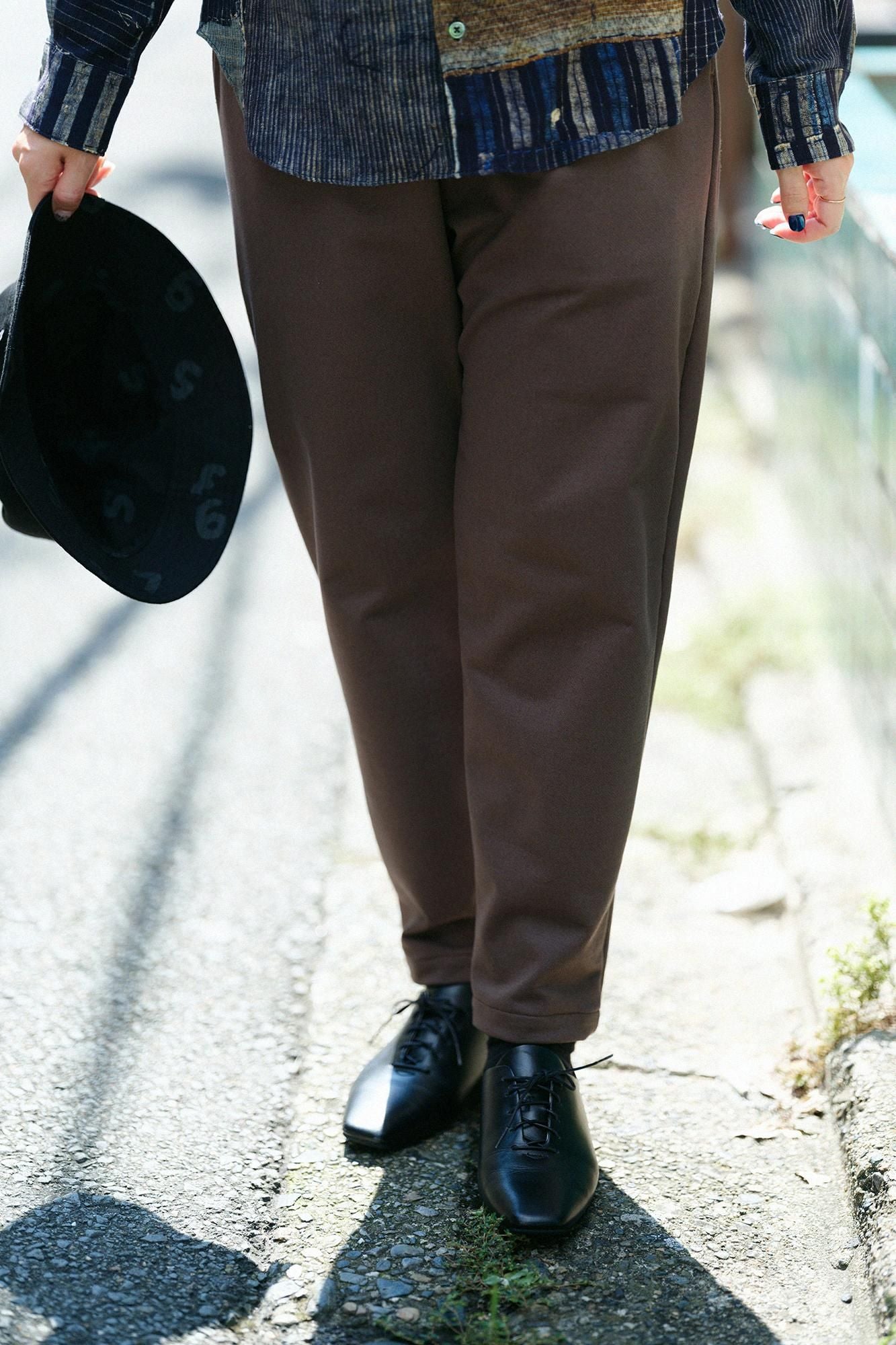 인레이 저지 이지 테이퍼드 팬츠/브라운