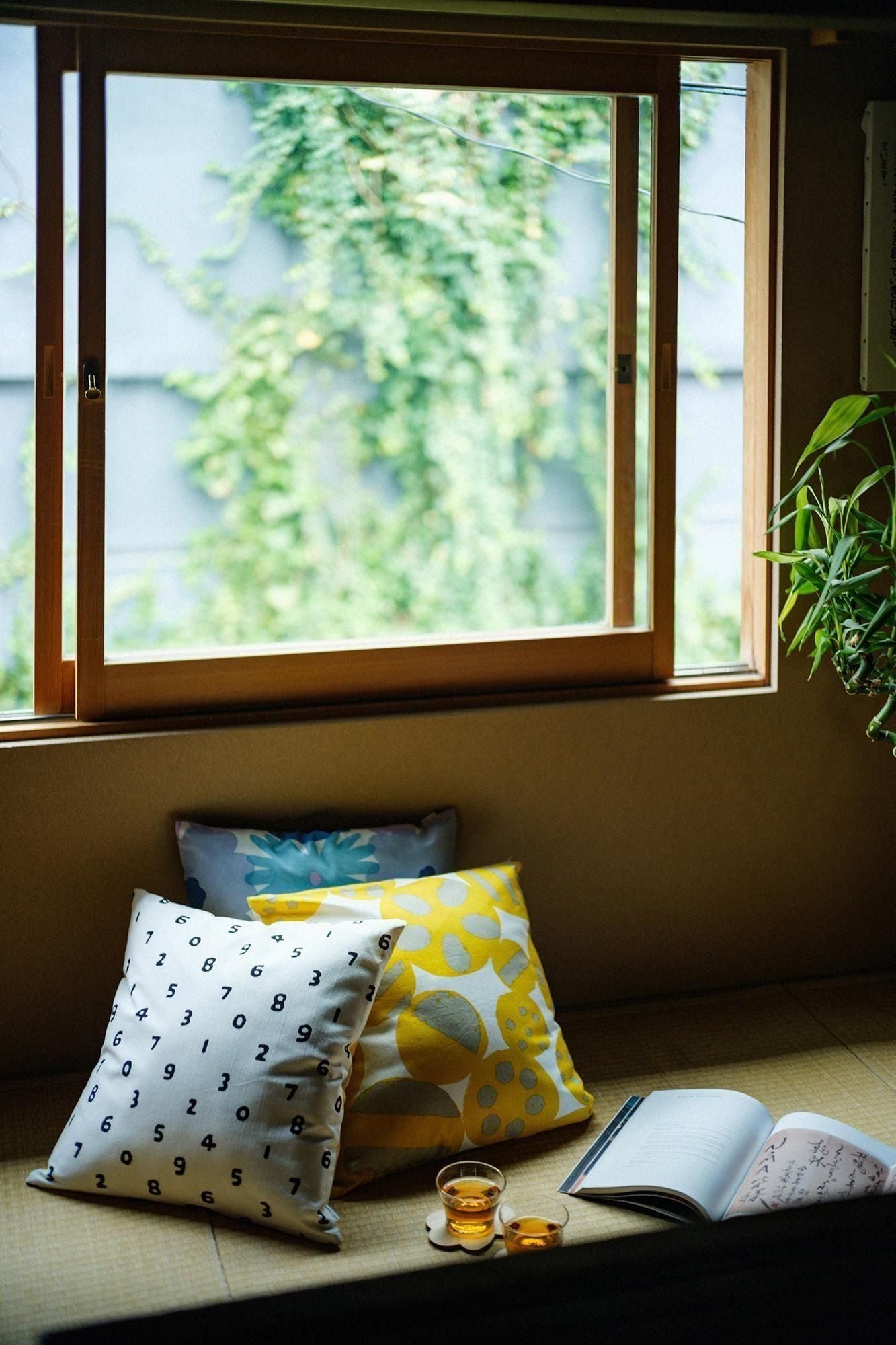 Housse de coussin 21ème tissé uni réversible/SO-SU-U Tsukumo x Urara Kiki