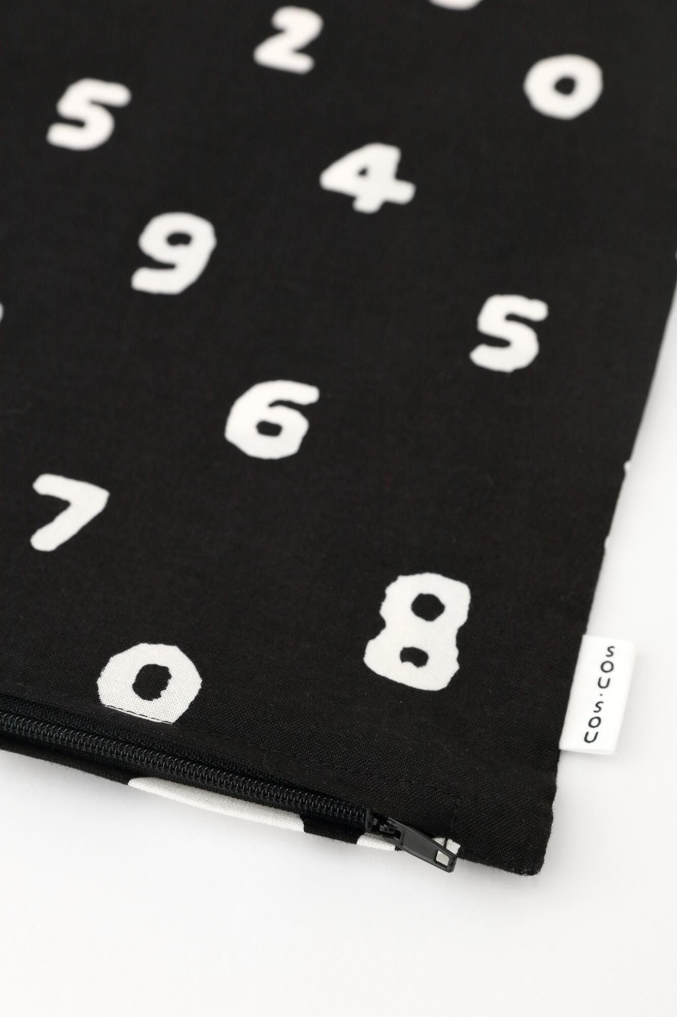 Reversible 21 Count Plain Weave Cushion Cover / SO-SU-U Black x Basking in the Sun