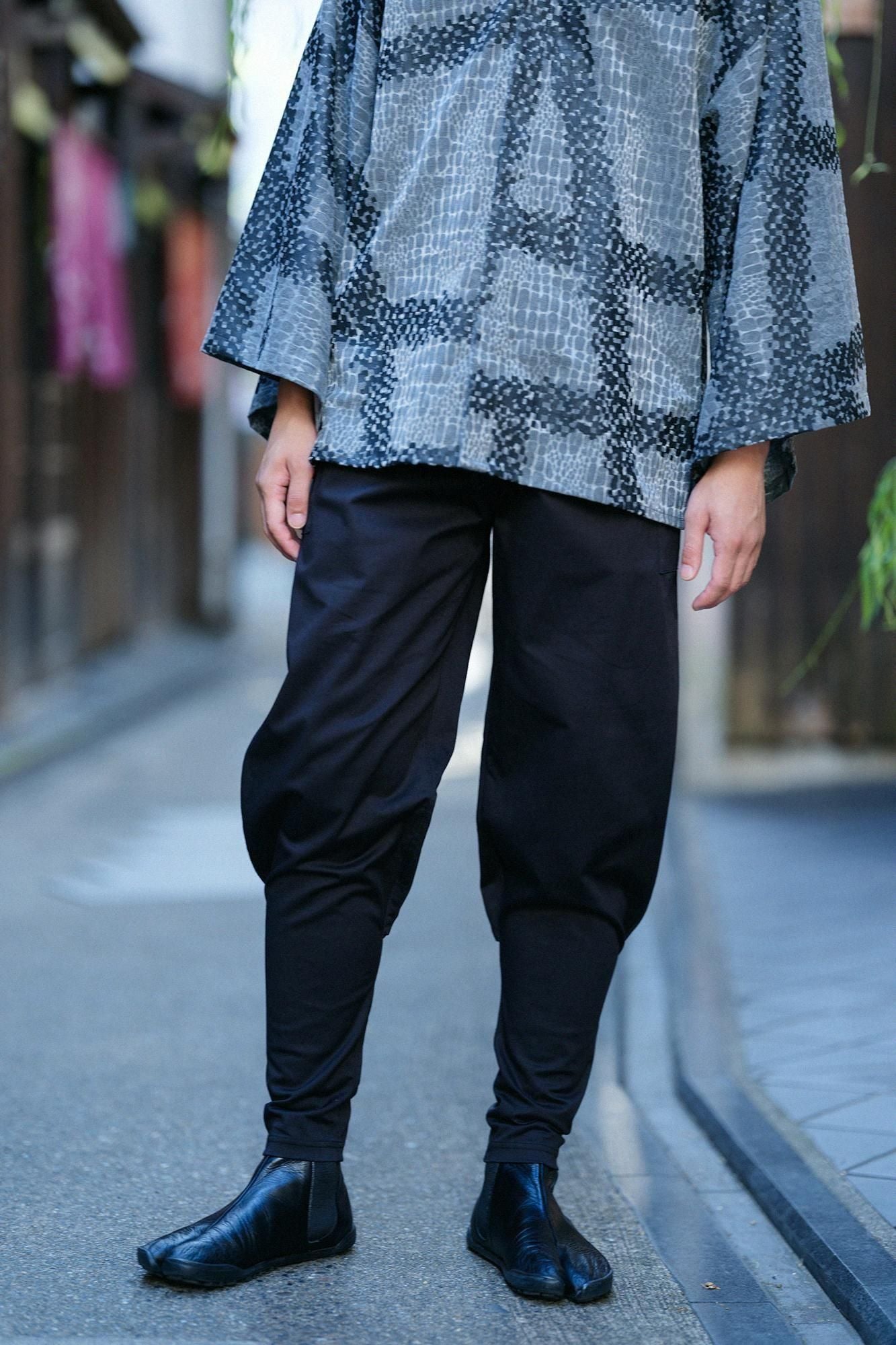 伸(しん) 綾織(あやおり) 裁付(たっつけ)えんゆう穿き/濡羽色(ぬればいろ)