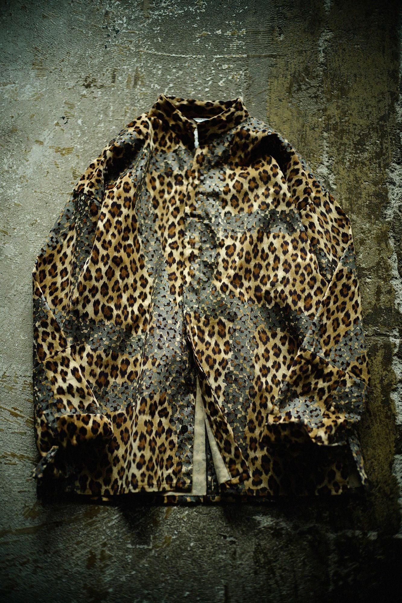 Corduroy Band Collar(Tachieri) Tsutsusode robe (tsutsu-sode robe)signDeshinii)/Tied-up Leopard Spots