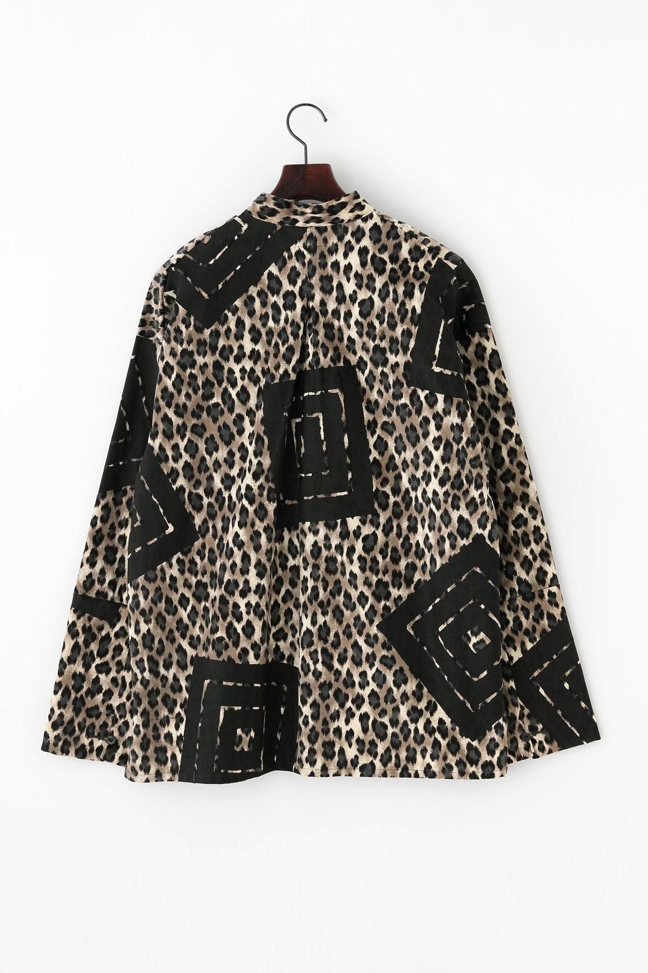 Kohlefarbenes Oberteil, Stehkragen, Tsutsusode-Shini mit Ärmeln/Yamaohako, Leopardenflecken